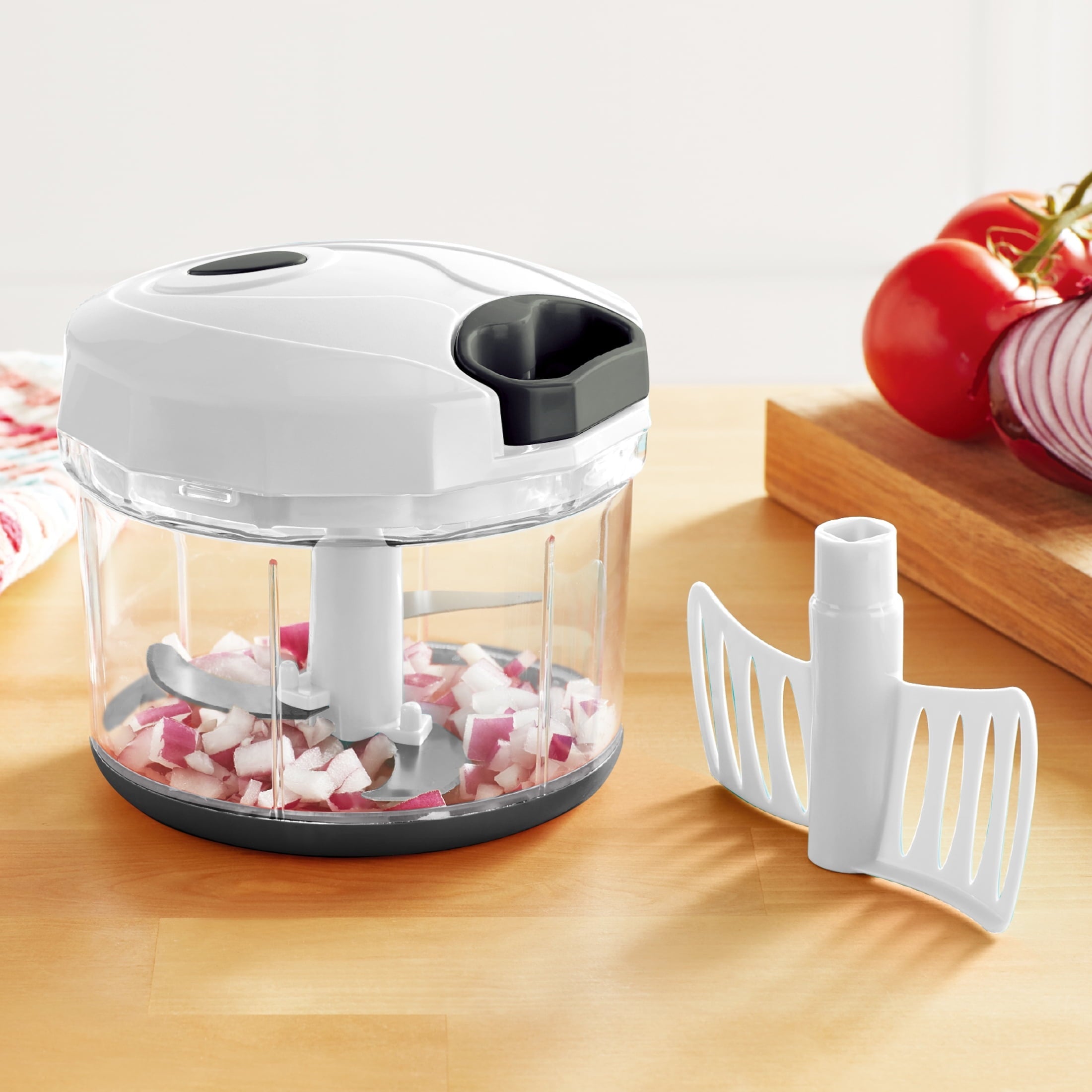 Time-Saving 1qt Quick Pull Chopper, BPA free , SS Blades, Food Contact Safe Material , White & Grey, Weight 320g - Premium Stainless Steel Garlic Presser & Peeler Detail