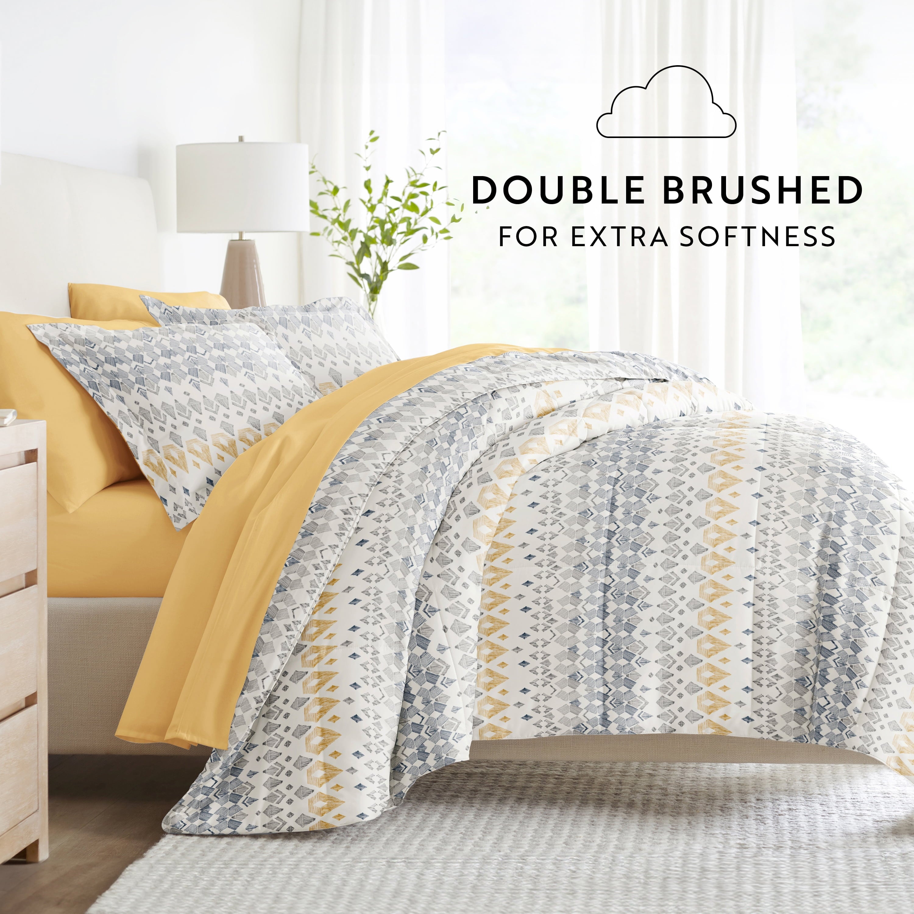 Hypoallergenic Cloud 7 Piece Bedding Bundle, Microfiber Patterned Comforter and Sheet Set, Queen - All-Season Down Alternative Comforter Insert Detail