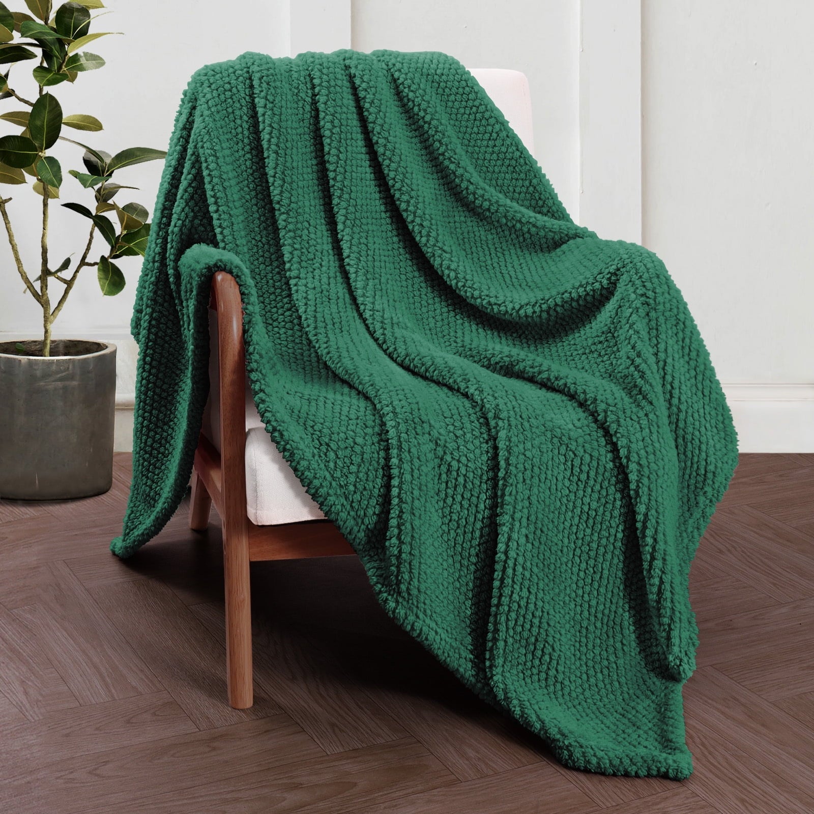 Lightweight Warm Fuzzy Fleece 50"x70" Throw Blanket for Couch, Fluffy Warm Soft Jacquard Blankets for Fall Winter, Lightweight and Coz... - Cozy Fleece Throw Blanket for Couch & Bed Detail