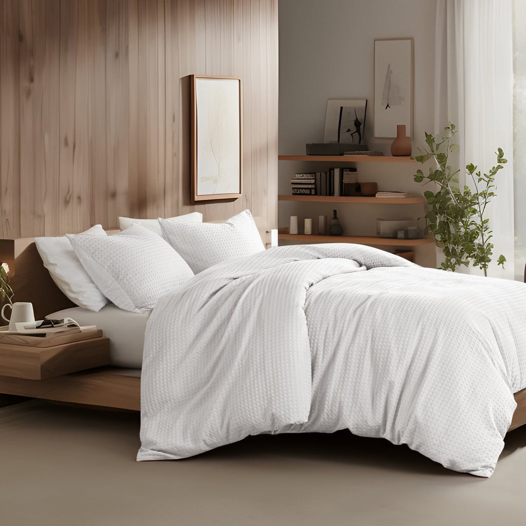 Hypoallergenic Cloud Comforter Sets Twin/Twin-XL, 2 Piece Soft Bedding Sets, Off-White Comforter Bed Set with Pillow Shams - Cloud-Like Soft Lightweight Bed Comforter Detail