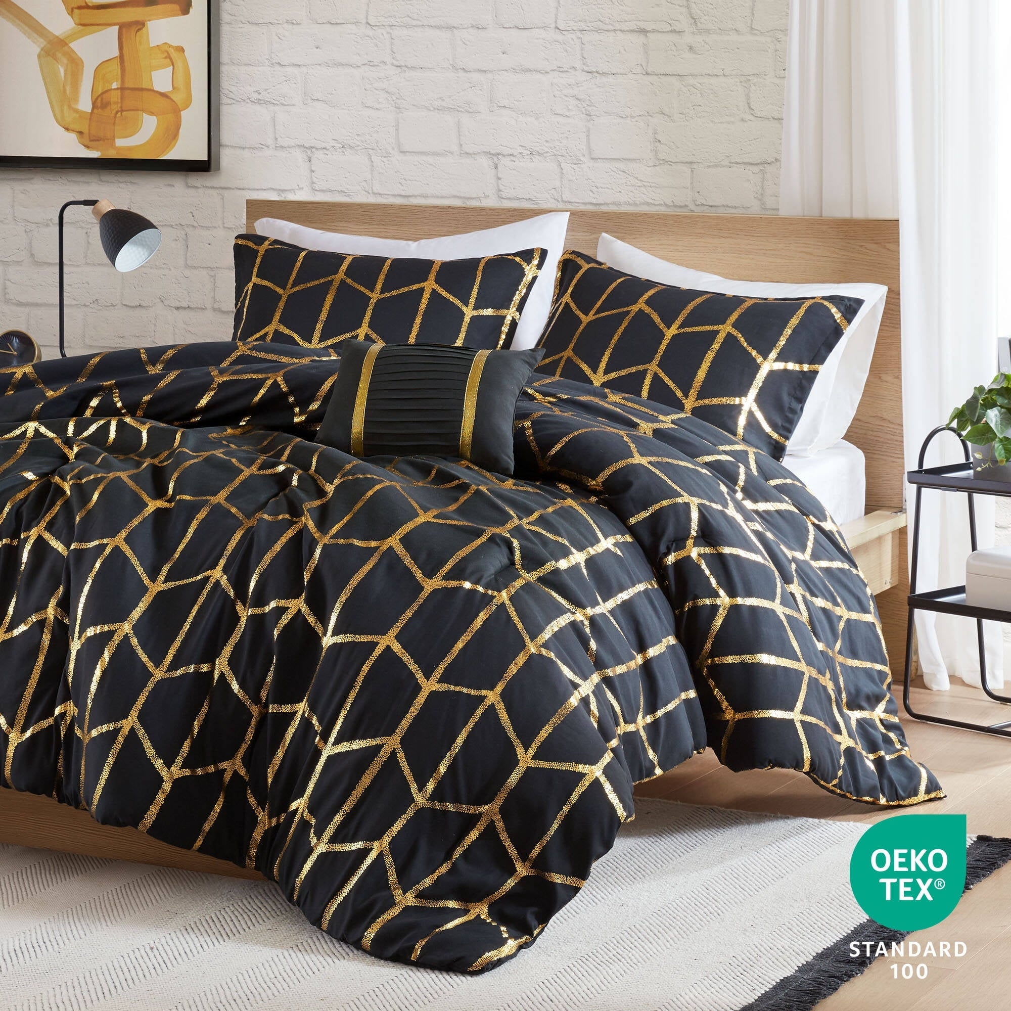 Heavyweight Warmth Full/Queen Size Comforter Set, 4-Piece Bedding Set for All Seasons, Geometric Metallic Comforter Bed Set with Decor P... - Cloud-Like Soft Lightweight Bed Comforter Detail