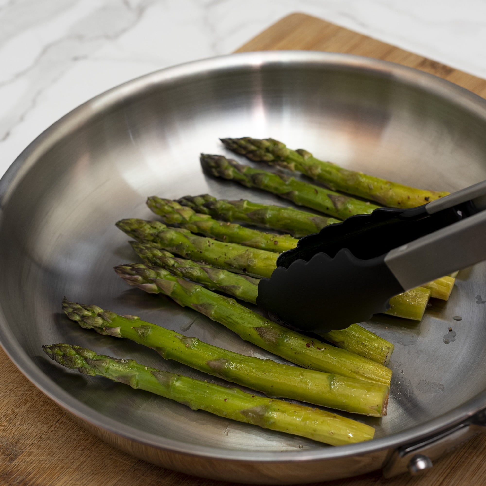 Chef-Quality 13 Inch Rust Resistant Nylon End Stainless Steel Dripless Kitchen Tongs - Heavy Duty Stainless Steel Kitchen Shears Detail