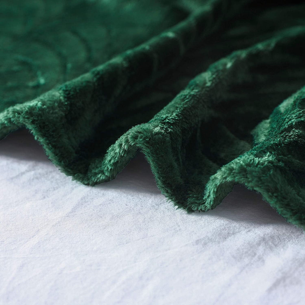 Super Soft Flannel Fleece Throw Blanket for Couch, Soft Fluffy Sofa Bed Blanket with Vintage Pattern for All Season, Warm and Lightweigh... - Super Soft Reversible Sherpa Flannel Blanket Detail