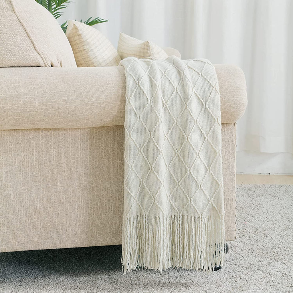 Cozy Fleece Rhombus Beige Throw Blanket, Soft and Lightweight, 50"x 60" - Super Soft Reversible Sherpa Flannel Blanket Detail