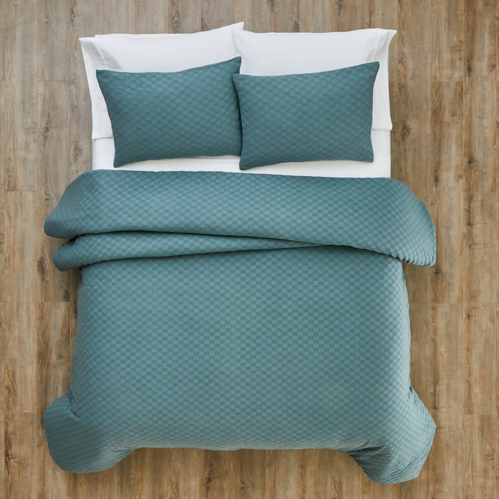 Luxurious Quilted Full/Queen Comforter Set, All-Season, 3-Piece, Nimbus Blue Block Weave - Luxurious Quilted Duvet Cover Set Detail