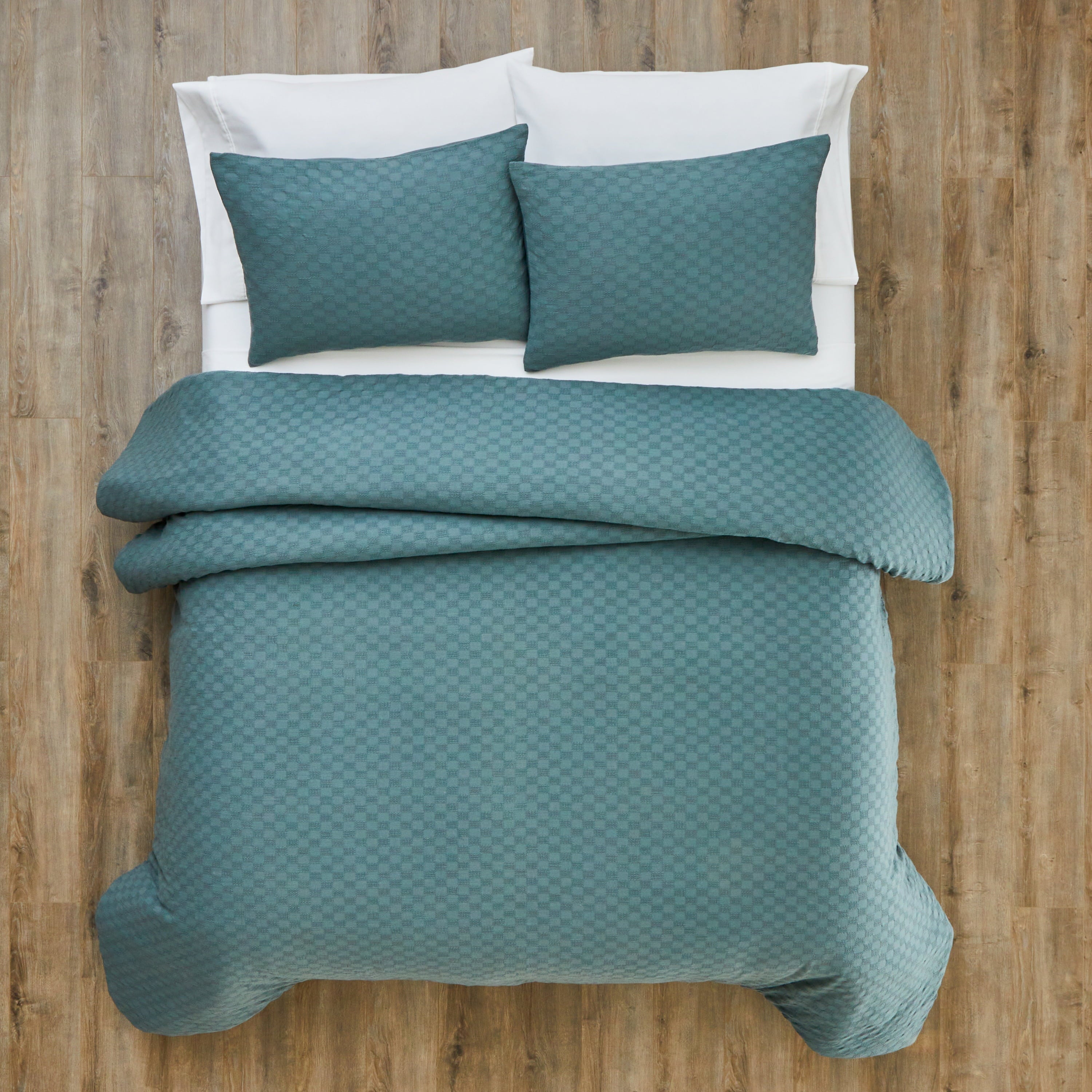 Luxurious Quilted Full/Queen Comforter Set, All-Season, 3-Piece, Nimbus Blue Block Weave - Luxurious Quilted Duvet Cover Set Detail