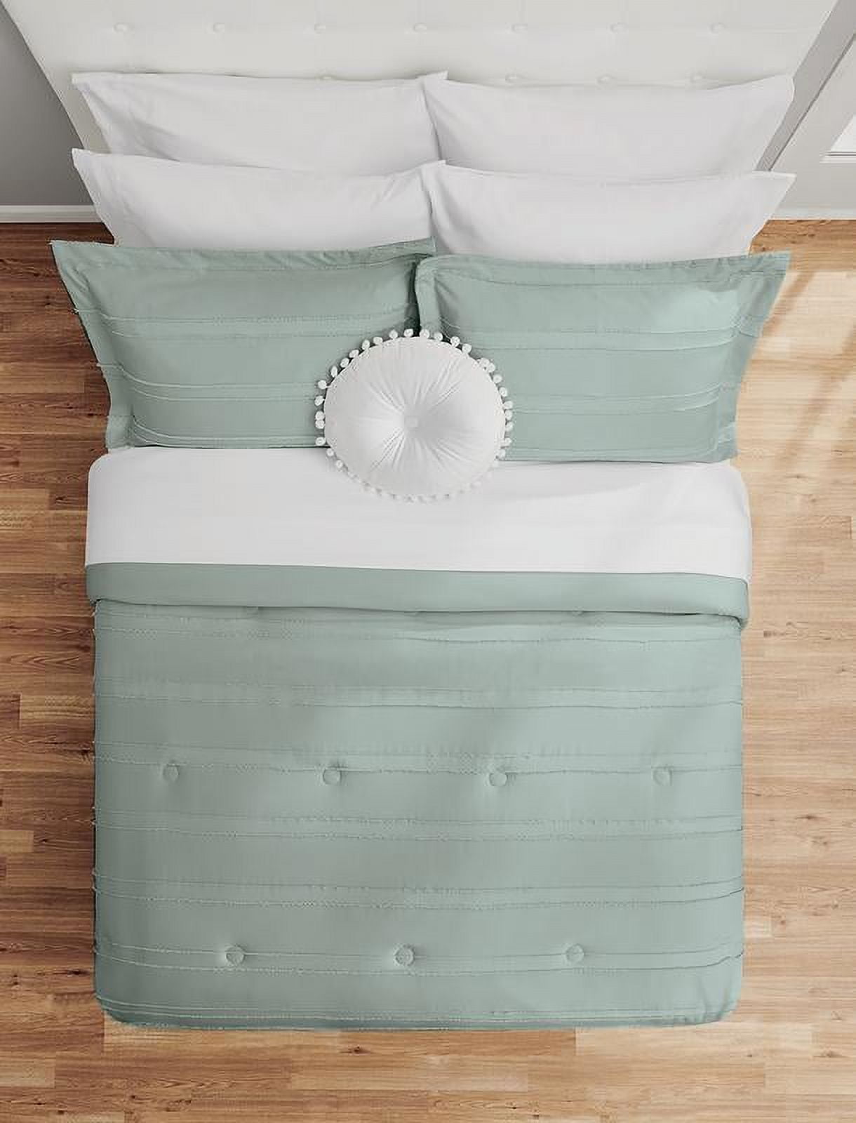 Luxurious Quilted Mint 10 Piece Bed in a Bag Comforter Set with Sheets, Queen - Luxurious Quilted Duvet Cover Set Detail