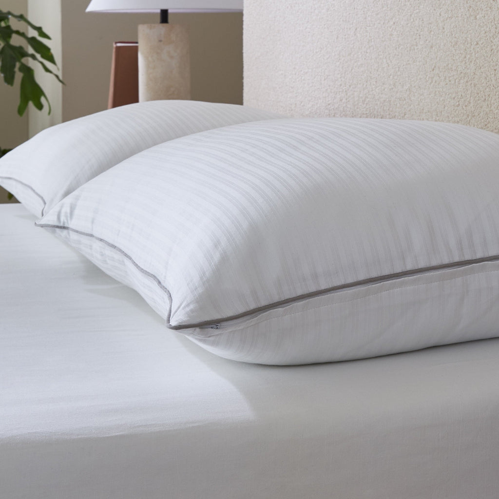 Orthopedic Support Down Alternative Bed Pillow, Standard/Queen - Hotel Quality Plush Sleeping Pillows Detail