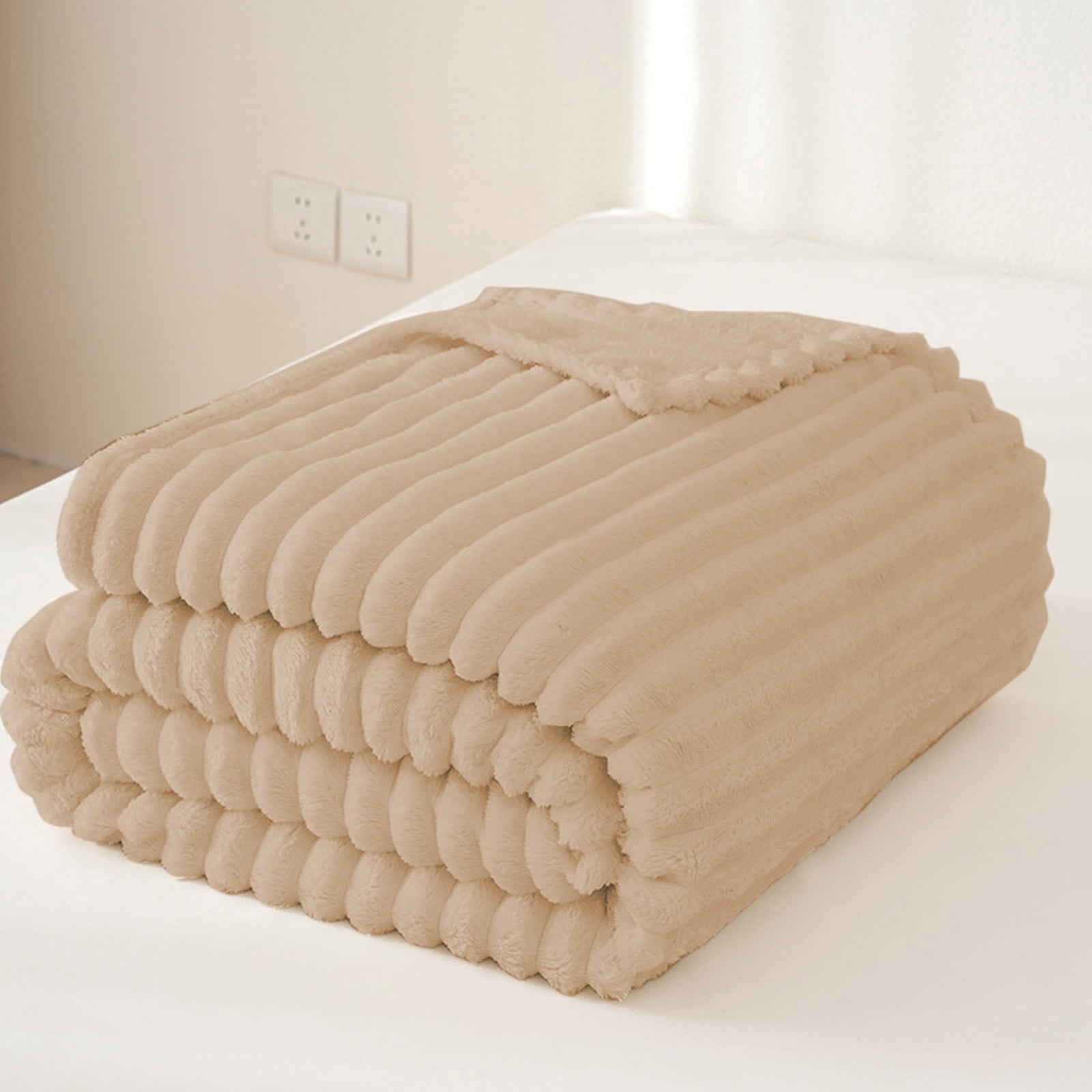 Lightweight Warm Extra Large Throw Blanket for Couch Home Office Hotel 100% Cotton Super Soft Blanket for Adult 47"x70" Khaki - Super Soft Reversible Sherpa Flannel Blanket Detail