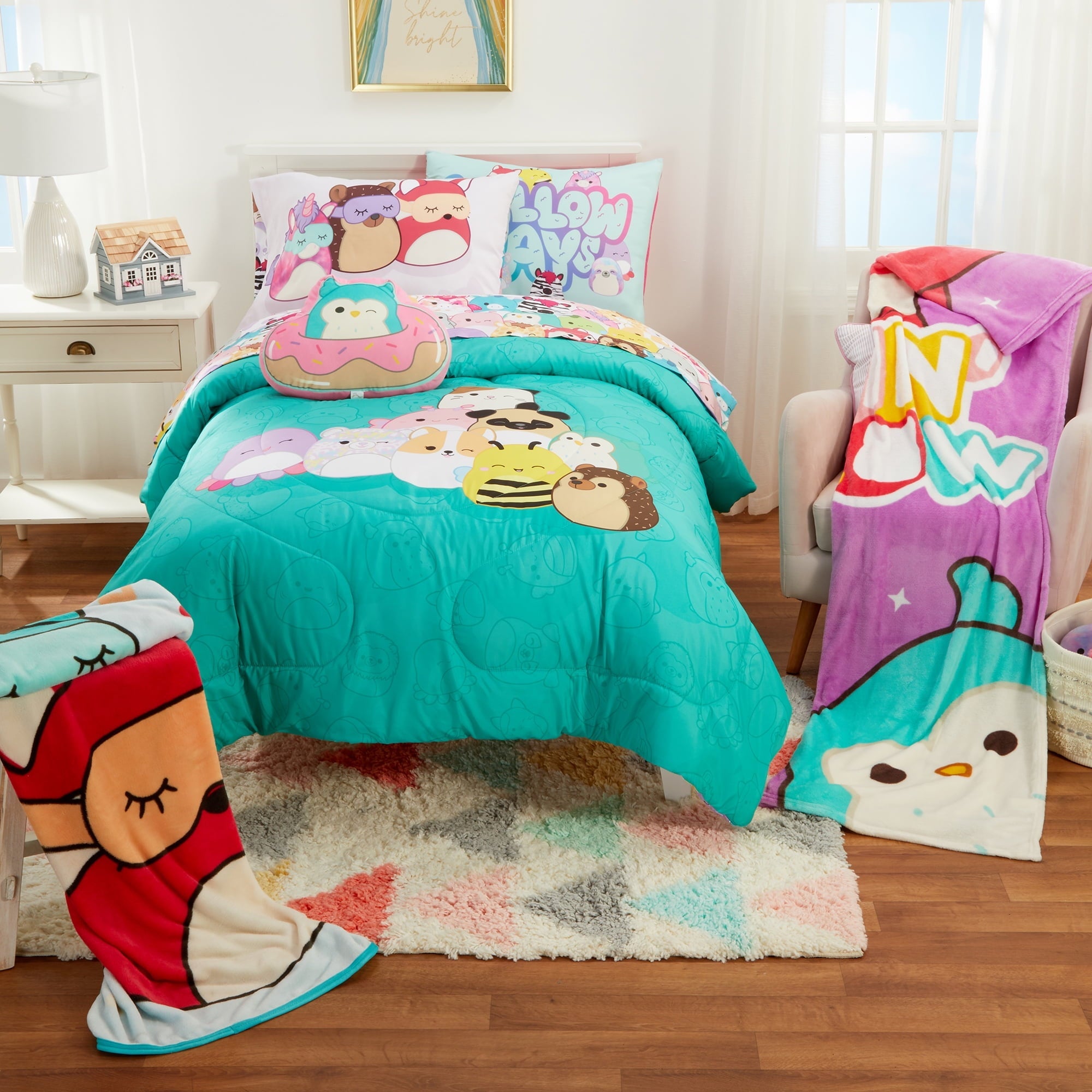 Heavyweight Warmth Squishmallows Kids 2 Piece Teal Blue Reversible Comforter and Pillowcase set, Twin/full - Cloud-Like Soft Lightweight Bed Comforter Detail