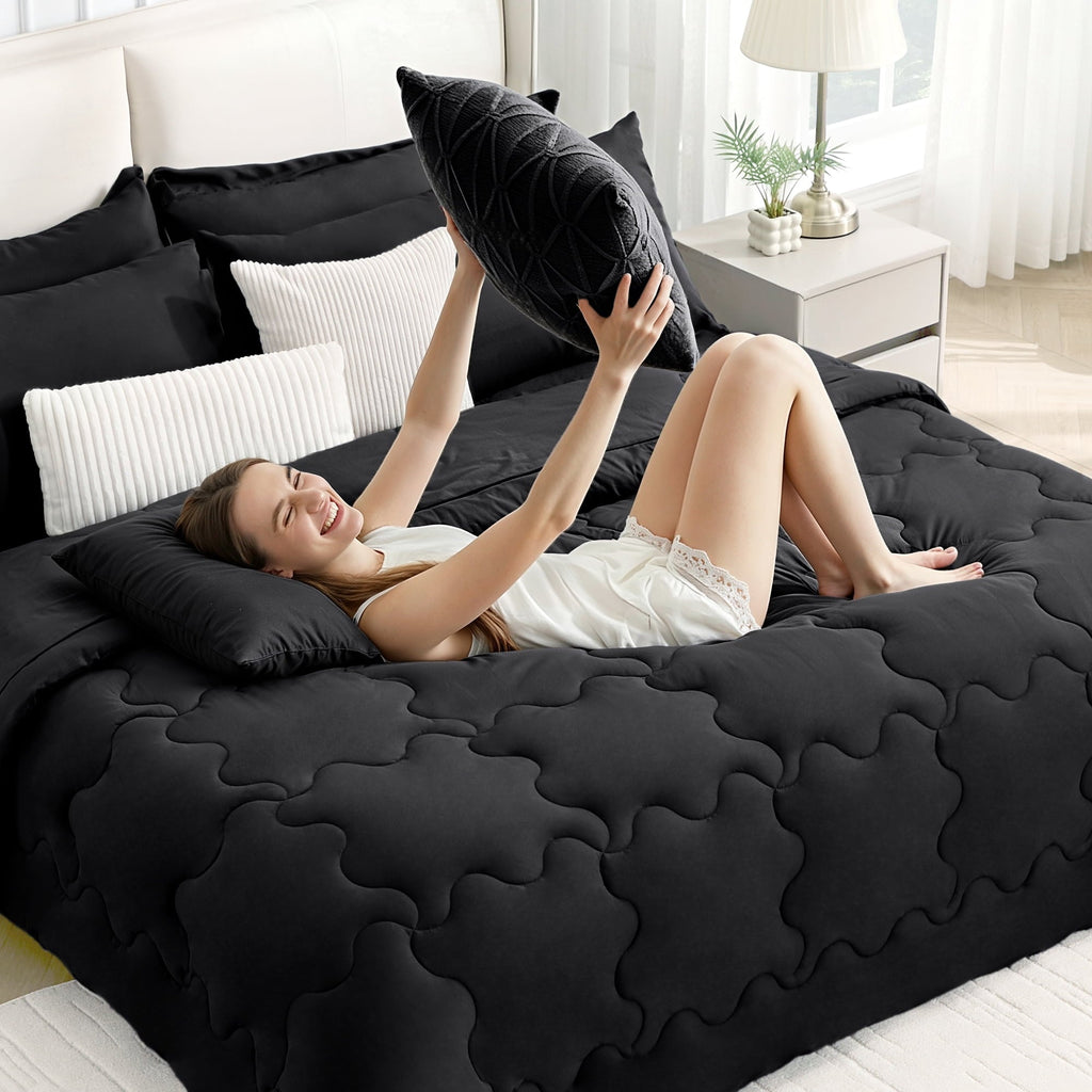 Hypoallergenic Cloud 7 Pieces Comforter Set Full，Bed in A bag，All Seasons Bedding sets with Comforter,Fitted Sheet,Flat Sheet,Pillowcases ... - All-Season Down Alternative Comforter Insert Detail
