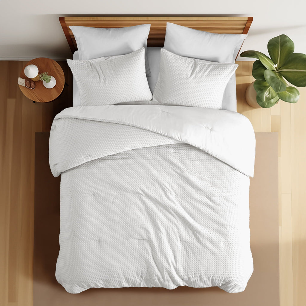 Hypoallergenic Cloud Comforter Sets Twin/Twin-XL, 2 Piece Soft Bedding Sets, Off-White Comforter Bed Set with Pillow Shams - Cloud-Like Soft Lightweight Bed Comforter Detail