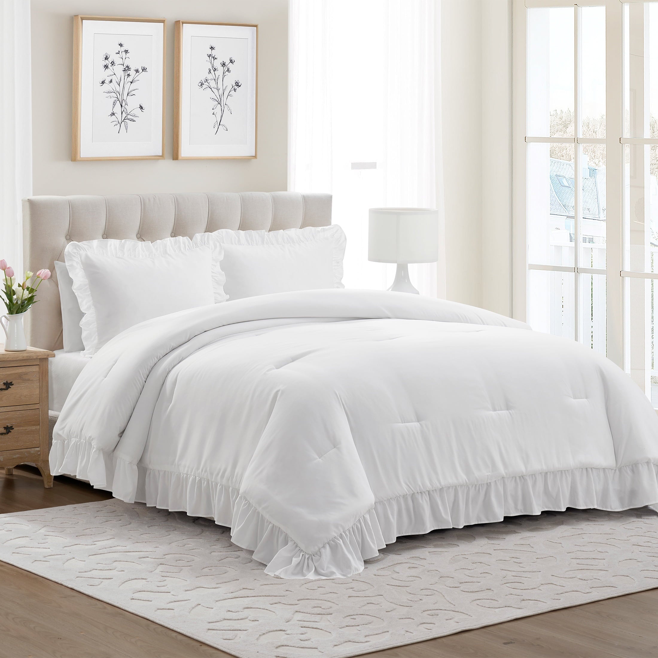 Luxurious Quilted Full/Queen Comforter Set, All-Season, 3-Piece, White Ruffle - Hypoallergenic Ultra-Fluffy Quilt for Winter Detail