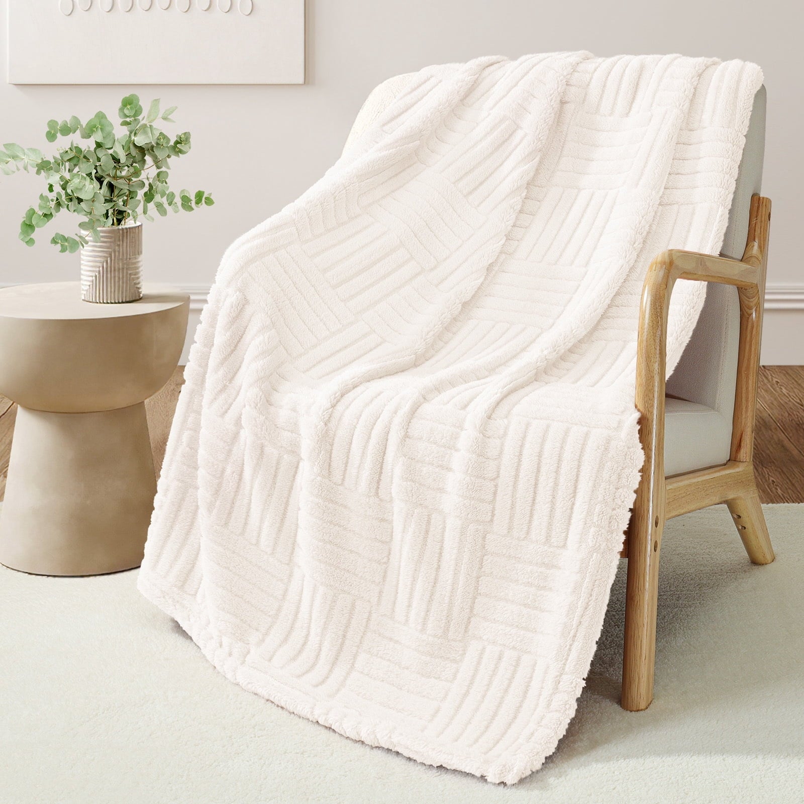 Reversible Sherpa Fluffy Fleece Throw Blanket 50"x60" for Couch, Bed, Sofa, Fuzzy Soft Cozy Throw with Decorative Jacquard Pattern for ... - Lightweight Plush Warm Blanket for All Seasons Detail