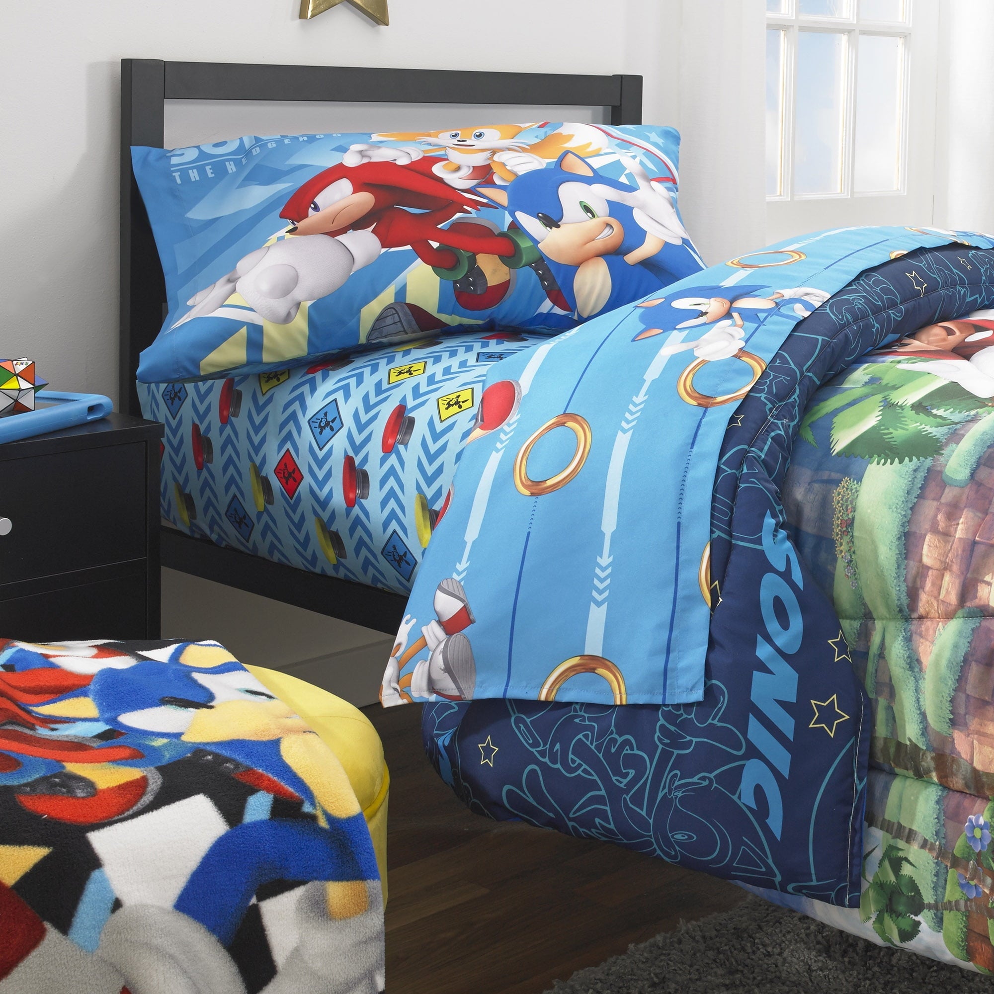 Hypoallergenic Cloud Sonic the Hedgehog Kids 2 Piece Blue Green Reversible Comforter and Pillowcase set, Twin/full - Hypoallergenic Ultra-Fluffy Quilt for Winter Detail