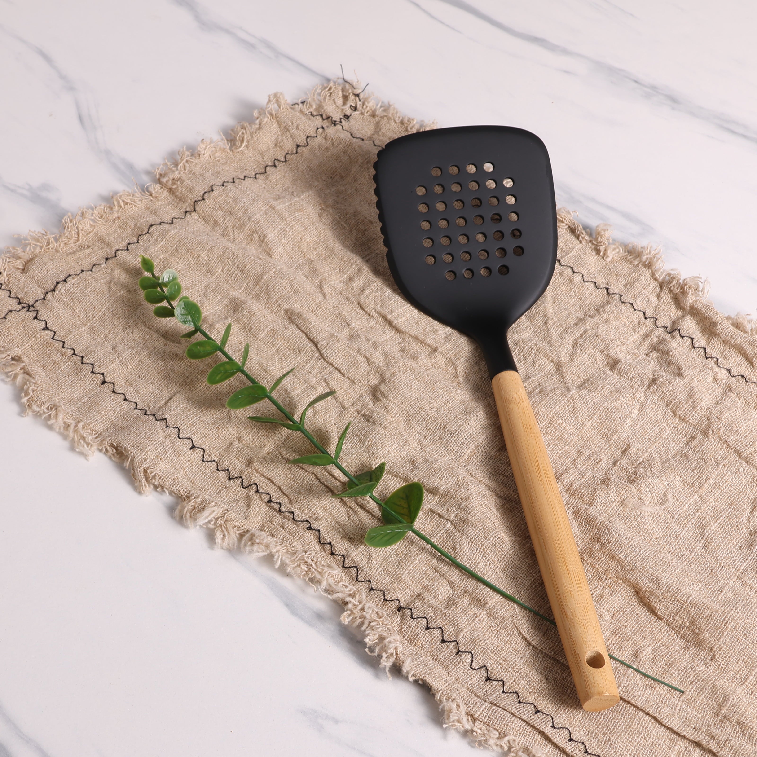 Heavy Duty Kitchen and Cooking Utensil Turner, 13" L, Black - Multi-Purpose Hand Tool for Daily Meal Prep Detail