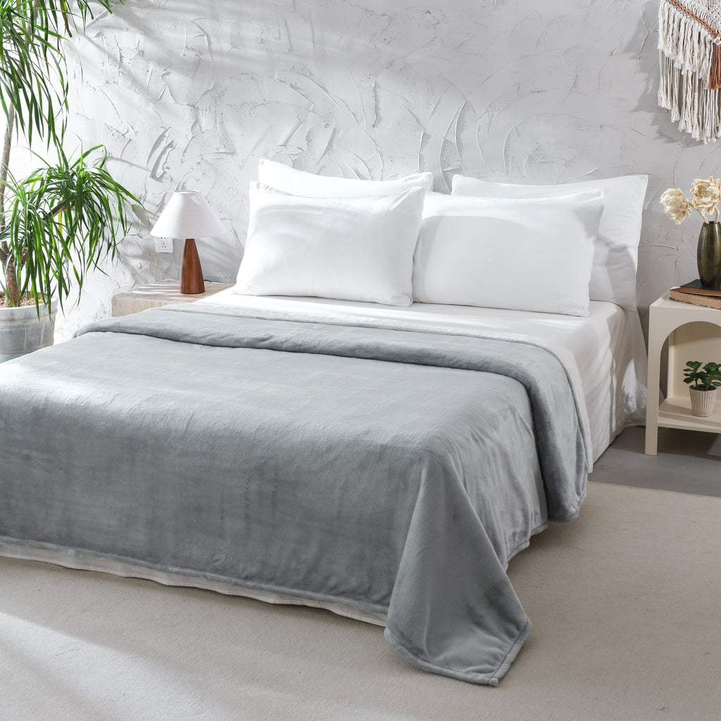Cozy Fleece Super Soft Plush Blanket, Gray, Twin, Adult/Teen - Cozy Fleece Throw Blanket for Couch & Bed Detail