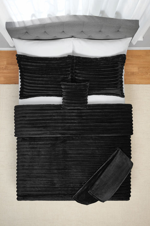 All-Season Full/Queen Comforter Set, All-Season, 5-Piece, Black Cozy Plush - All-Season Down Alternative Comforter Insert Detail