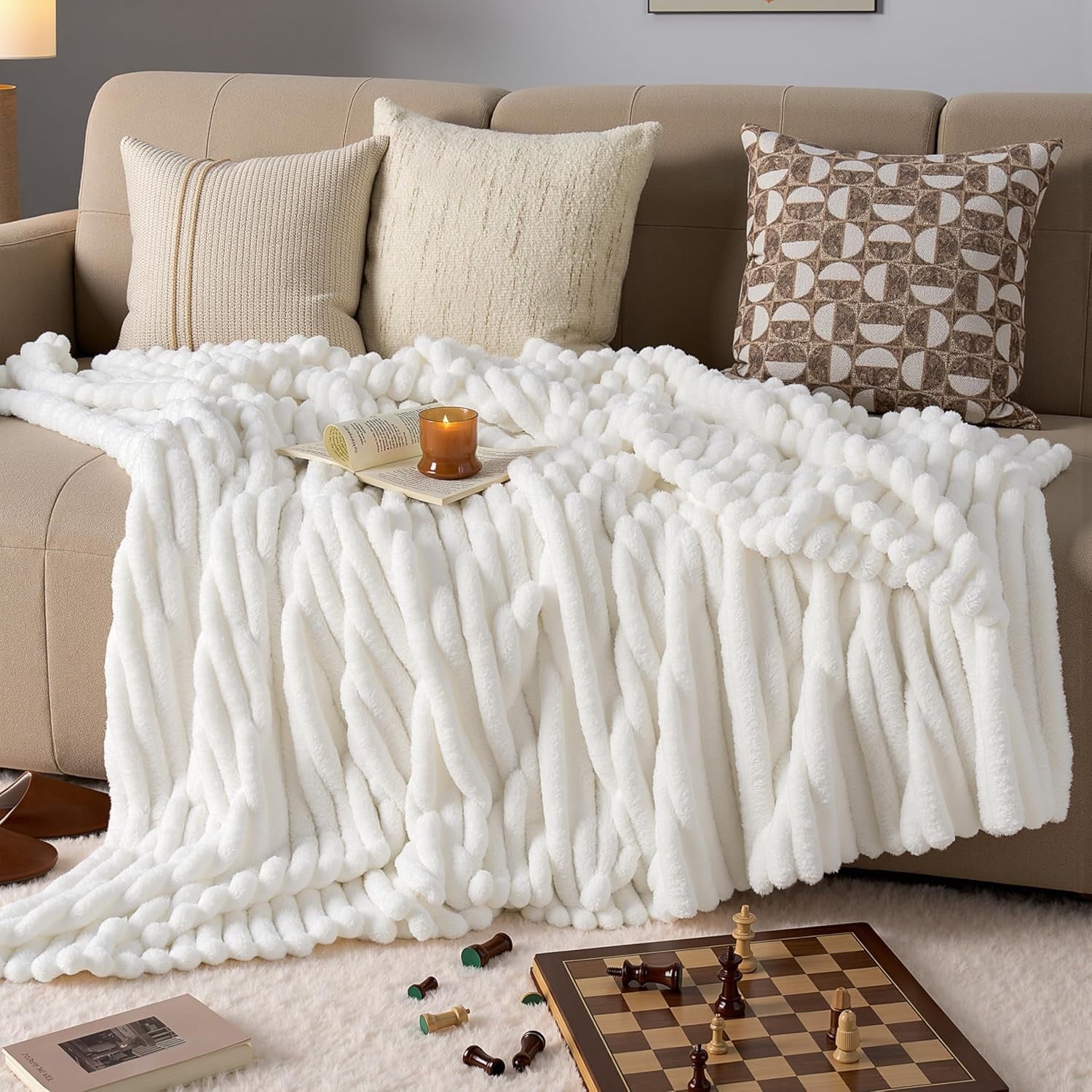 Lightweight Warm Throw Blanket for Couch,Bed,Sofa,White Flannel Blanket,Soft Throw Blanket ,Gifts for Women Mom Girls,Throw Home Room ... - Lightweight Plush Warm Blanket for All Seasons Detail