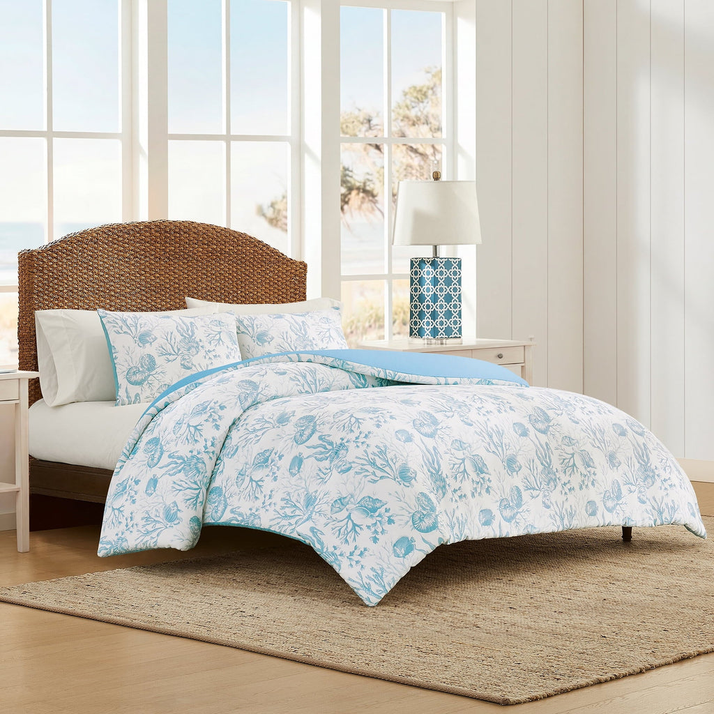 All-Season 3-Piece Lightweight 100% Cotton Blue & White Ocean Print Comforter Set, Full/Queen - All-Season Down Alternative Comforter Insert Detail