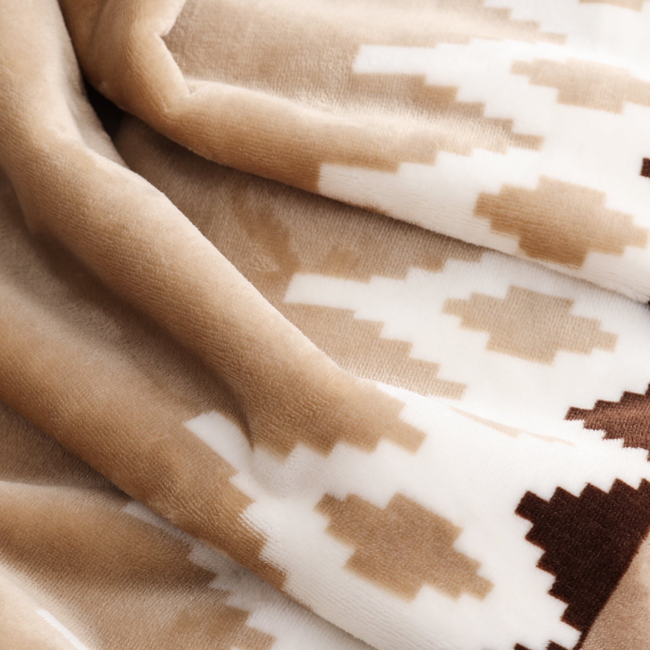 Lightweight Warm Printed Velvet Plush Reverse to Faux Fur Super Soft Throw Blanket, Oversized, Linder Border Beige - Cozy Fleece Throw Blanket for Couch & Bed Detail