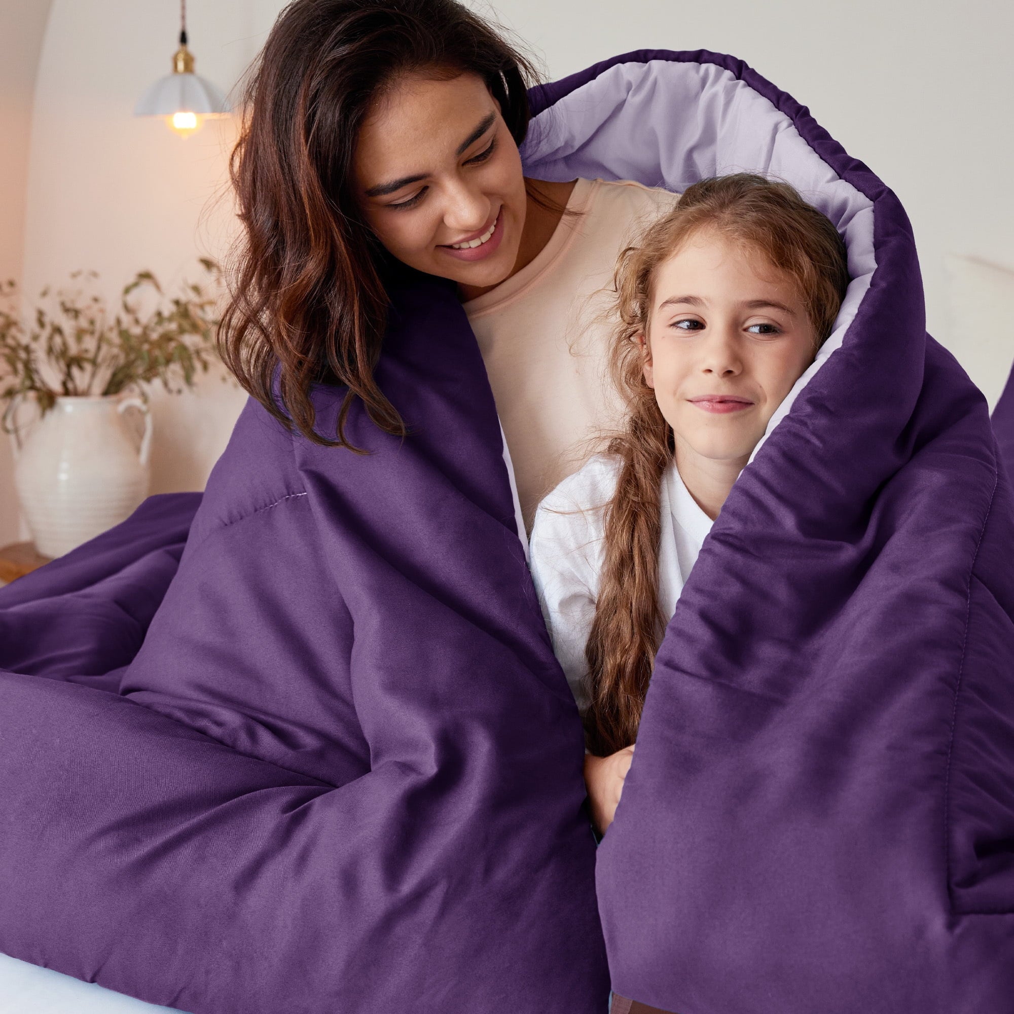 Luxurious Quilted Lightweight Reversible 3-Piece Comforter Set All Seasons, Down Alternative Comforter with 2 Pillow Shams, Queen Size,... - Luxurious Quilted Duvet Cover Set Detail