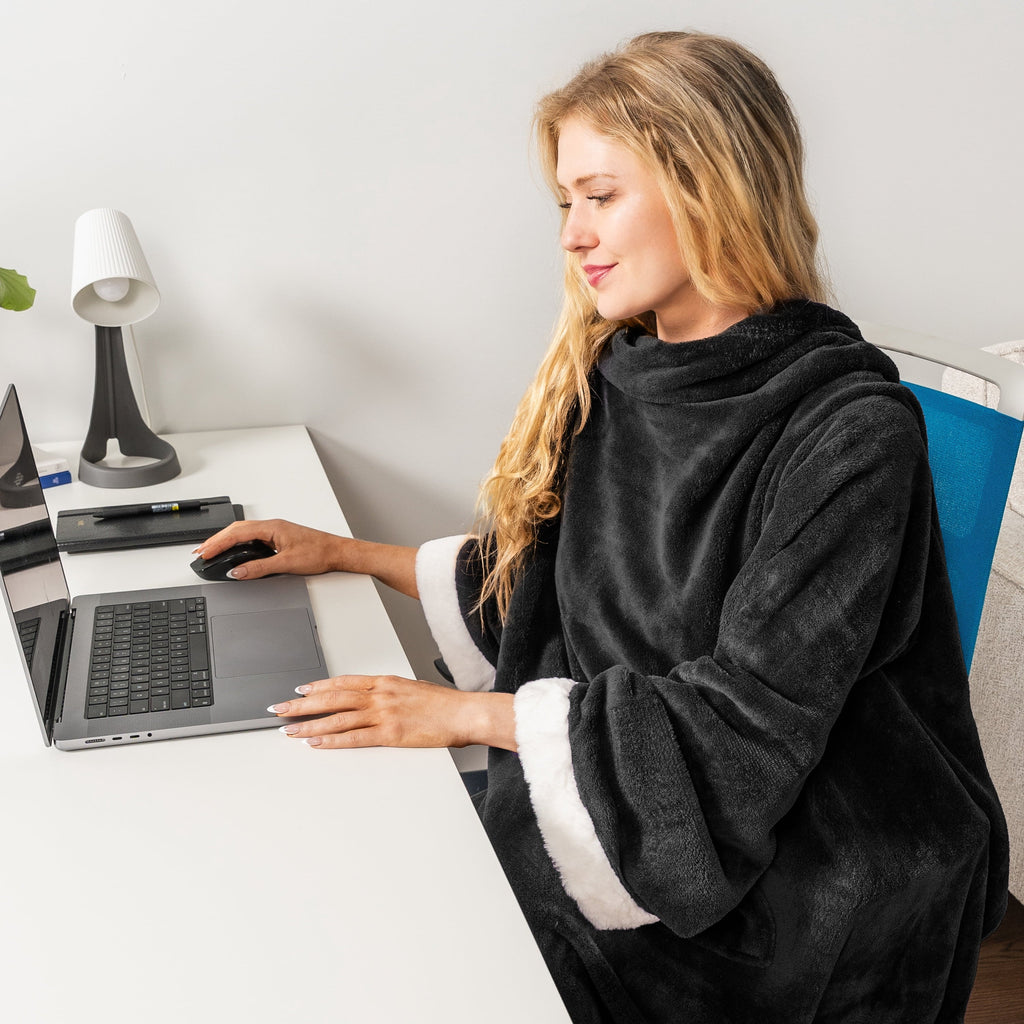 Cozy Fleece Fleece Blanket with Sleeves for Women Men Adults, Wearable Blanket Warm Soft Plush, Snuggle Pocket Sleeved TV Throw W... - Lightweight Plush Warm Blanket for All Seasons Detail