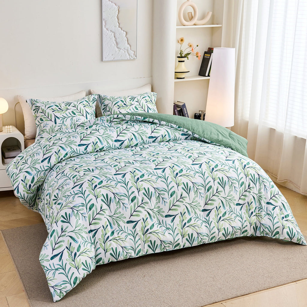 Hypoallergenic Cloud 3-Piece Floral Comforter Set King Size, Green and White Botanical, Soft Microfiber All-Season Bedding for Adults & Teens - Luxurious Quilted Duvet Cover Set Detail