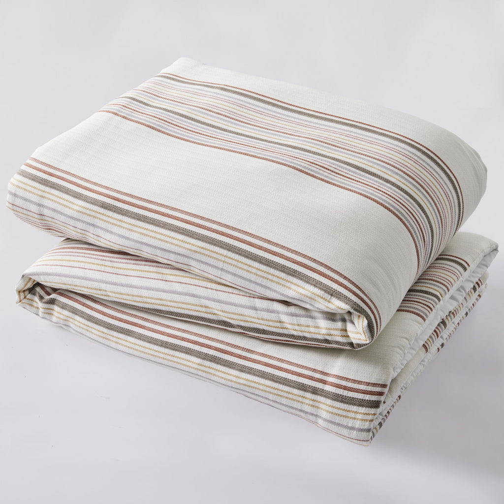 Fluffy Down Alternative 3-Piece Red Yarn Dye Stripe Comforter Set, Full/Queen - All-Season Down Alternative Comforter Insert Detail