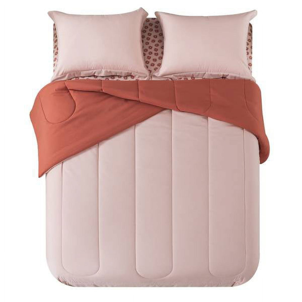 Heavyweight Warmth 7-Piece Reversible Bed in a Bag Comforter Set with Sheets, Pink, Queen - All-Season Down Alternative Comforter Insert Detail