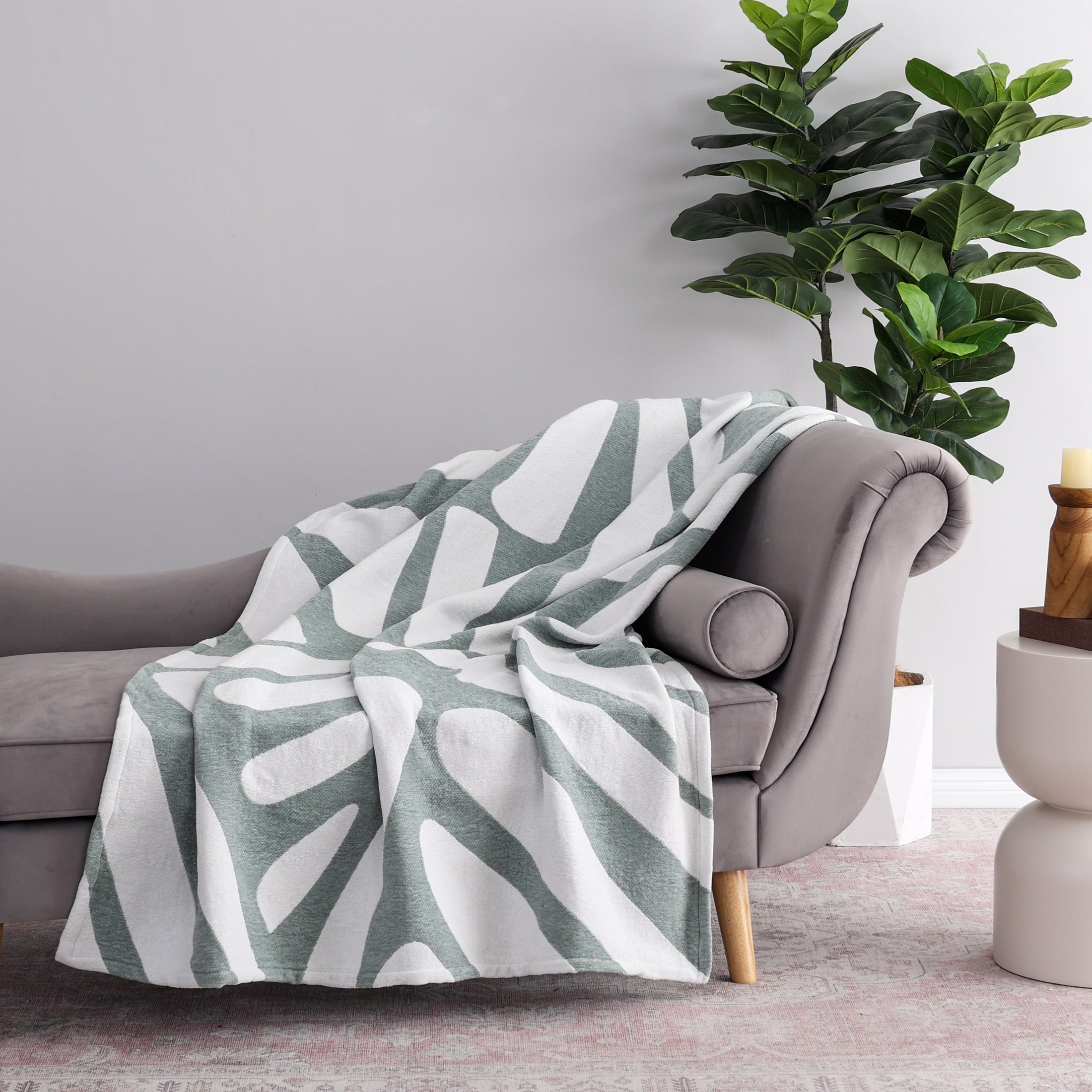 Cozy Fleece Chenille Jacquard Soft Throw Blanket, Soft Sea - Super Soft Reversible Sherpa Flannel Blanket Detail