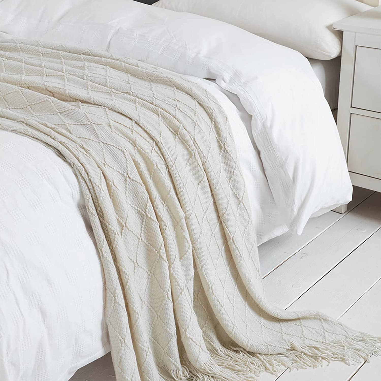 Cozy Fleece Rhombus Beige Throw Blanket, Soft and Lightweight, 50"x 60" - Super Soft Reversible Sherpa Flannel Blanket Detail