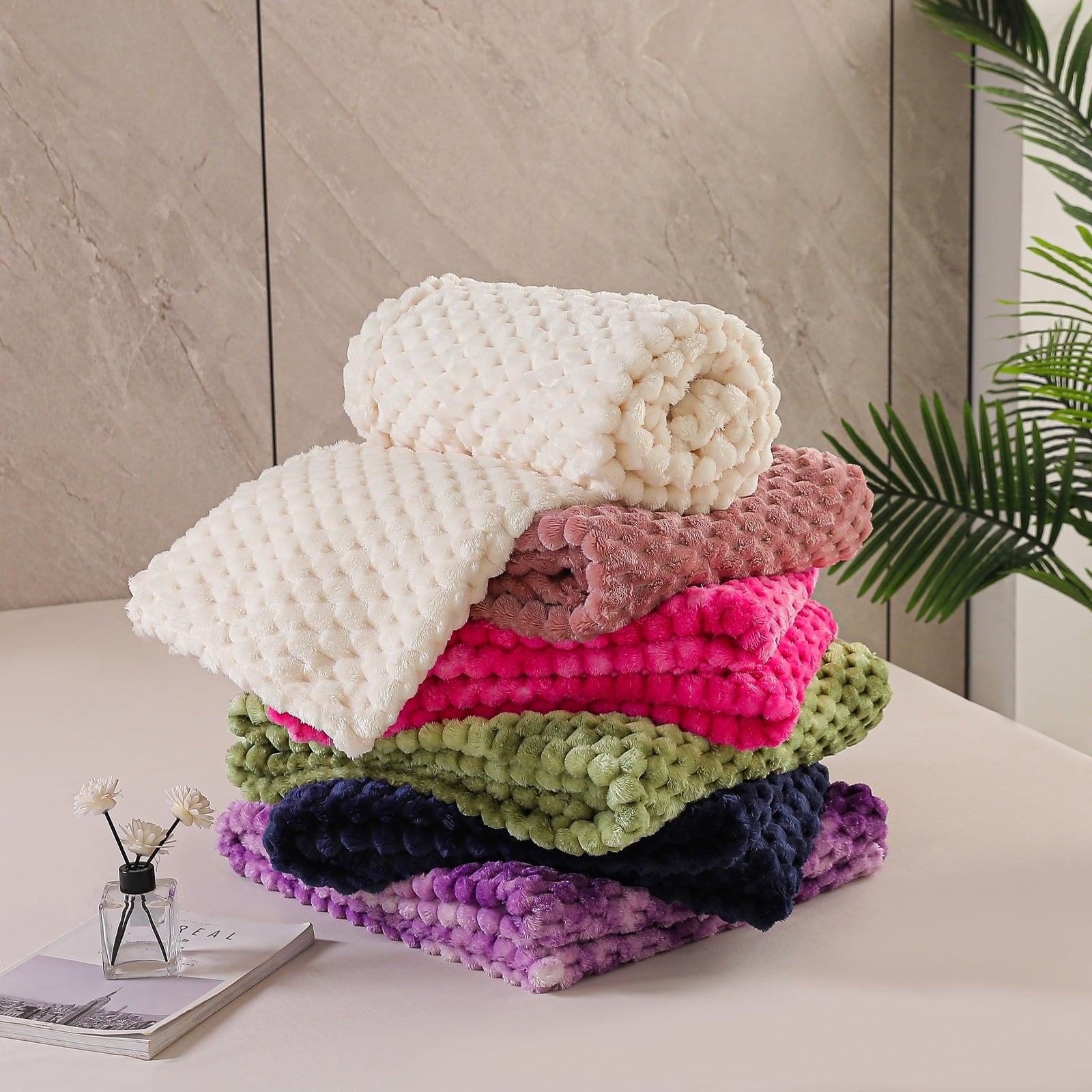 Reversible Sherpa Large Soft Fleece Throw Blanket, 50"x70" Stylish Jacquard Throw Blanket for Couch, Cozy, Warm, Lightweight Dusty Pink... - Cozy Fleece Throw Blanket for Couch & Bed Detail