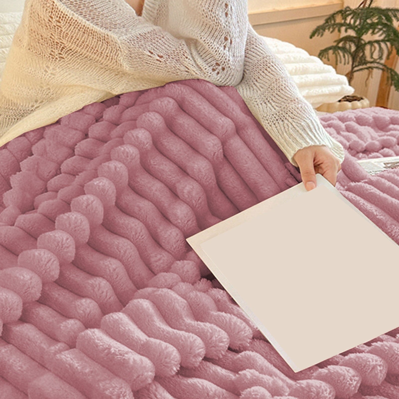 Super Soft Flannel Faux Fur Throw Blanket for Couch, Soft and Thick Double Layer Throw Blanket, Lightweight Plush Fuzzy Luxury Winter Bl... - Cozy Fleece Throw Blanket for Couch & Bed Detail