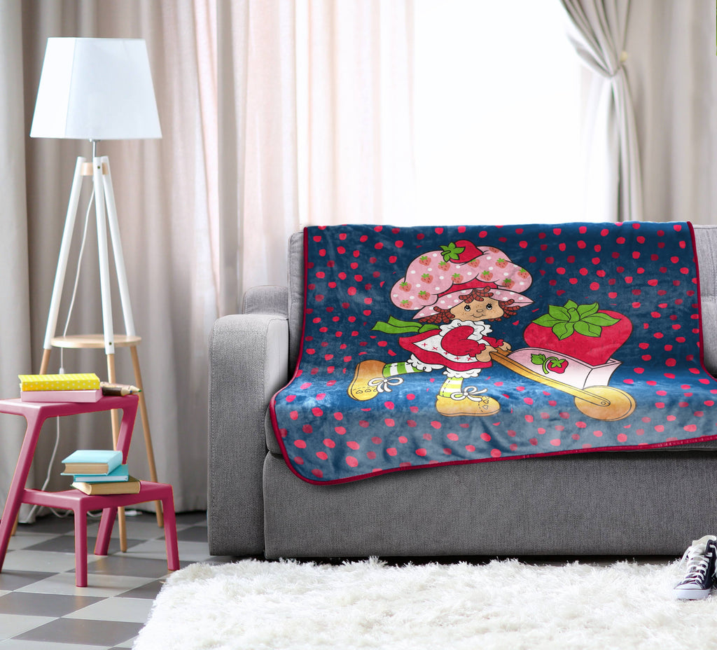 Cozy Fleece Strawberry Shortcake Berry Meadows 46" x 60" Coral Fleece Throw Blanket, Kids, Polyester, Navy - Luxury Knitted Decorative Throw Blanket with Fringes Detail