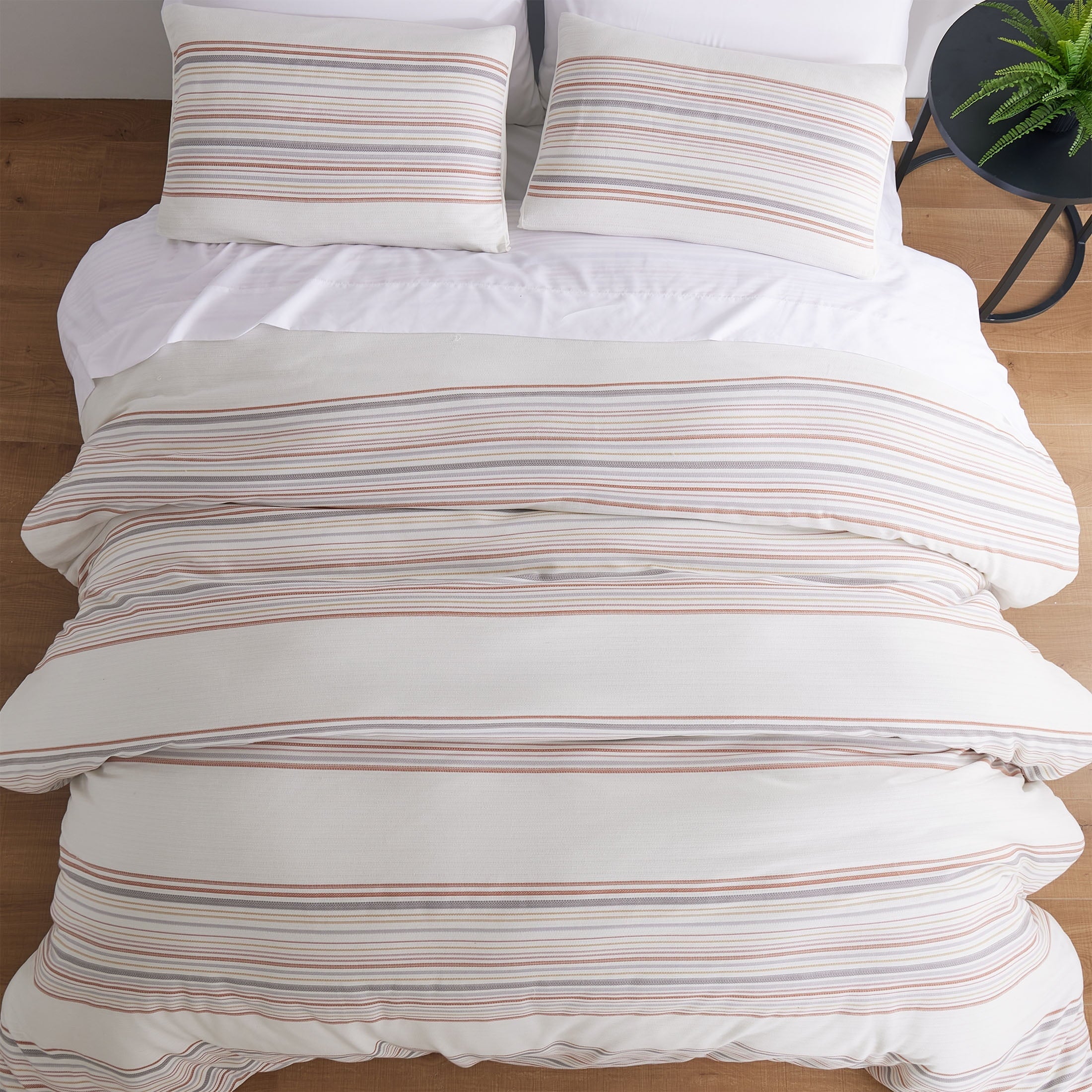 Fluffy Down Alternative 3-Piece Red Yarn Dye Stripe Comforter Set, Full/Queen - All-Season Down Alternative Comforter Insert Detail