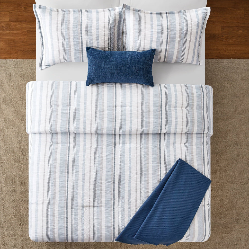 Luxurious Quilted Full/Queen Comforter Set, All-Season, 5-Piece, Blue Yarn Dyed Stripe - Cloud-Like Soft Lightweight Bed Comforter Detail