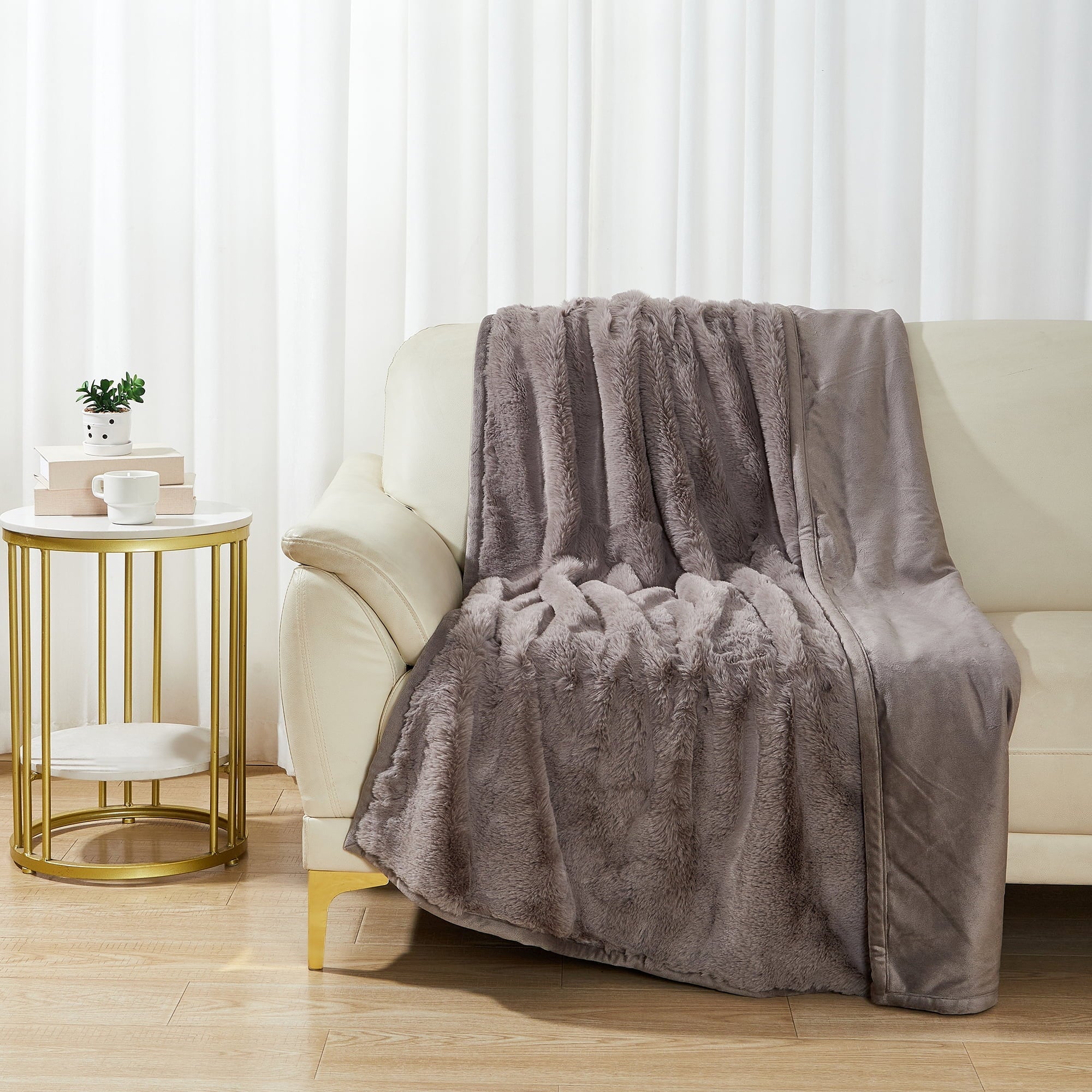 Reversible Sherpa Grey Faux Fur Ultra Soft Luxury Oversized Throw Blanket 50" x 72", Grey Bisque - Lightweight Plush Warm Blanket for All Seasons Detail
