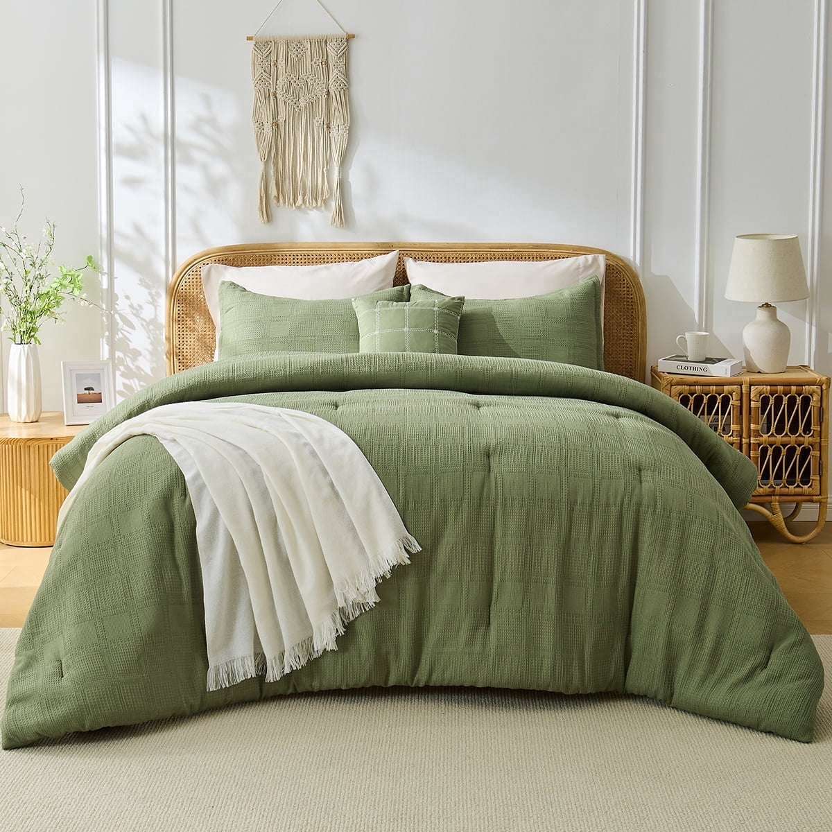Hypoallergenic Cloud Waffle Weave Comforter Set with Throw Blanket for Couch, 5-Piece King/Cal King Size Lightweight Comforter Bet Set for... - Luxurious Quilted Duvet Cover Set Detail
