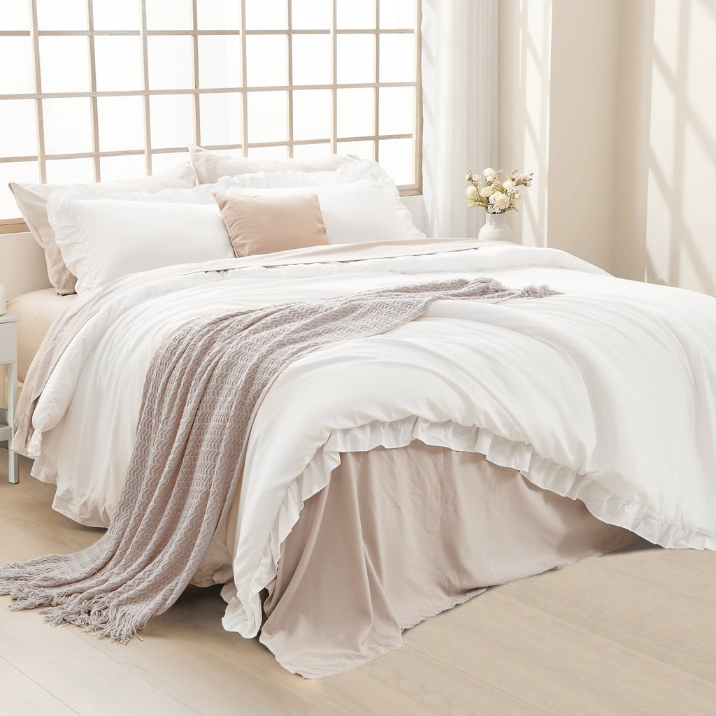 Luxurious Quilted Queen Comforter Set White, 3 Pieces Soft Fluffy Farmhouse Ruffle Bedding Comforter Sets for Queen Bed, All Season Lig... - Luxurious Quilted Duvet Cover Set Detail
