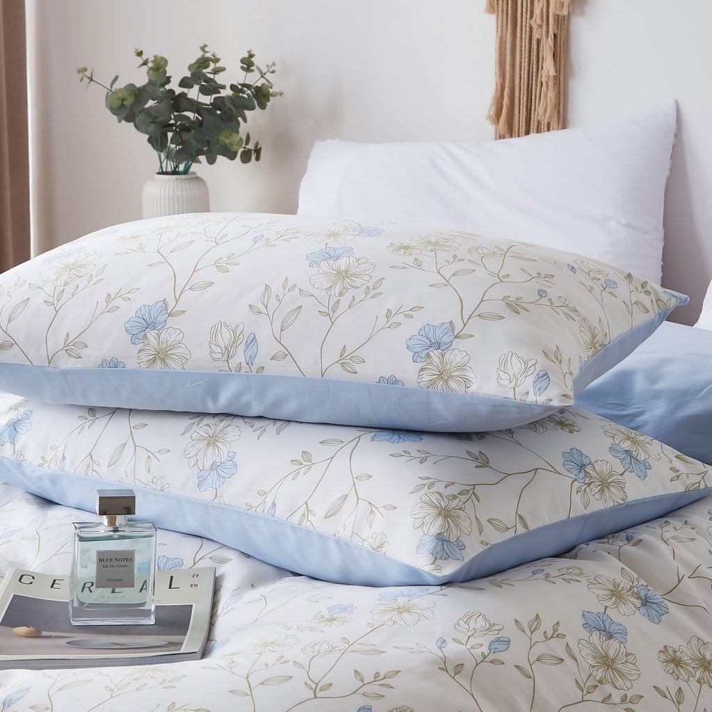 Fluffy Down Alternative Cotton Comforter Sets Queen Size, 3 Pieces Botanical Blue Floral Reversible Bedding Sets for Adults All Season - Cloud-Like Soft Lightweight Bed Comforter Detail