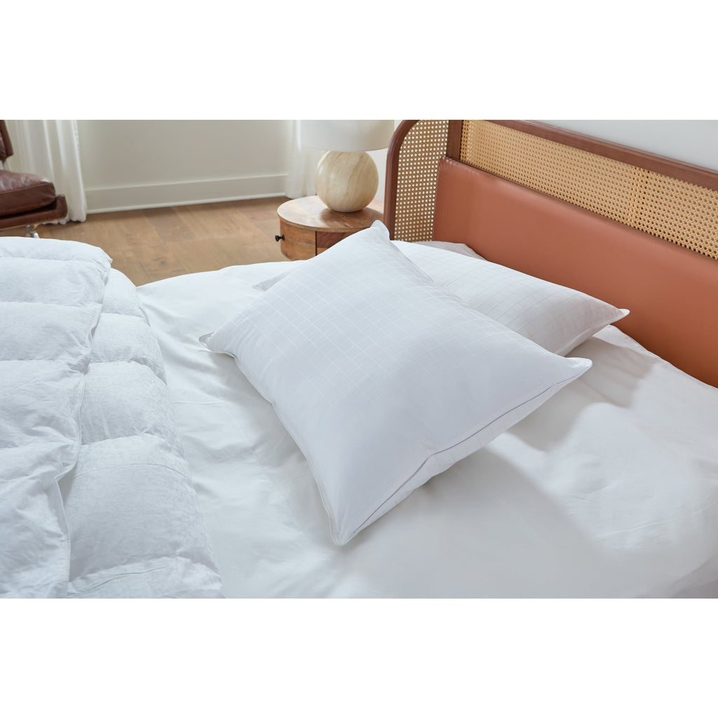 Decorative Plump Bed Pillows, 2-pack, Jumbo - Ergonomic Memory Foam Pillow for Neck Pain Support Detail
