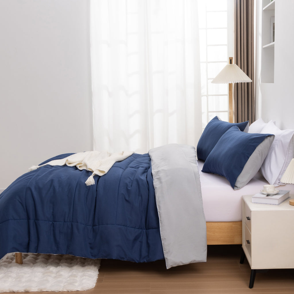 All-Season Queen Comforter Set All Season Reversible Bed Set with 2 Pillow Cases 3 Pieces Bedding Sets Down Alternative Blue/Gra... - Luxurious Quilted Duvet Cover Set Detail