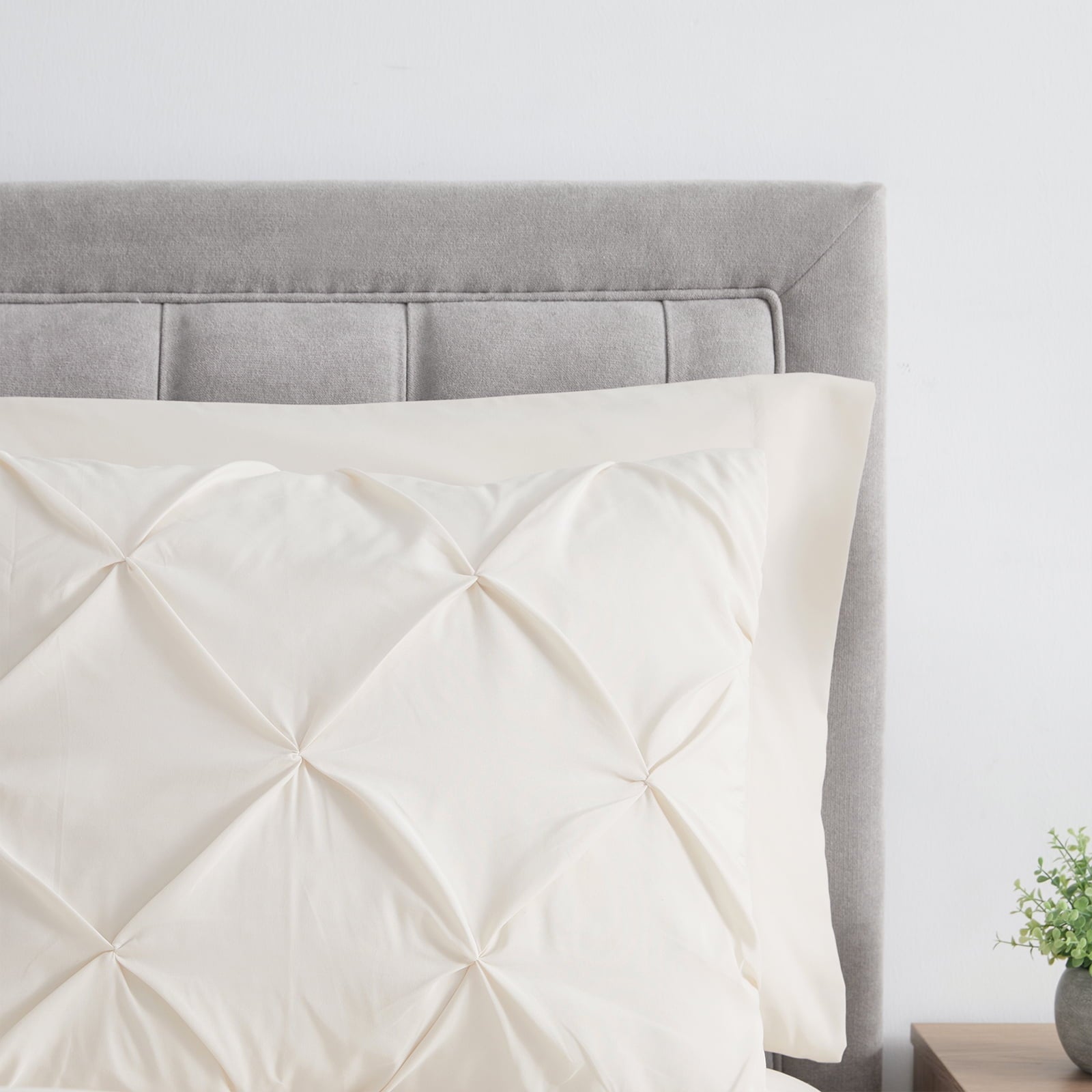Heavyweight Warmth Comforter Set, 3-Piece, Queen, Pleated Wrinkle-Resistant Microfiber Bedding, Ivory, All-Season - Cloud-Like Soft Lightweight Bed Comforter Detail