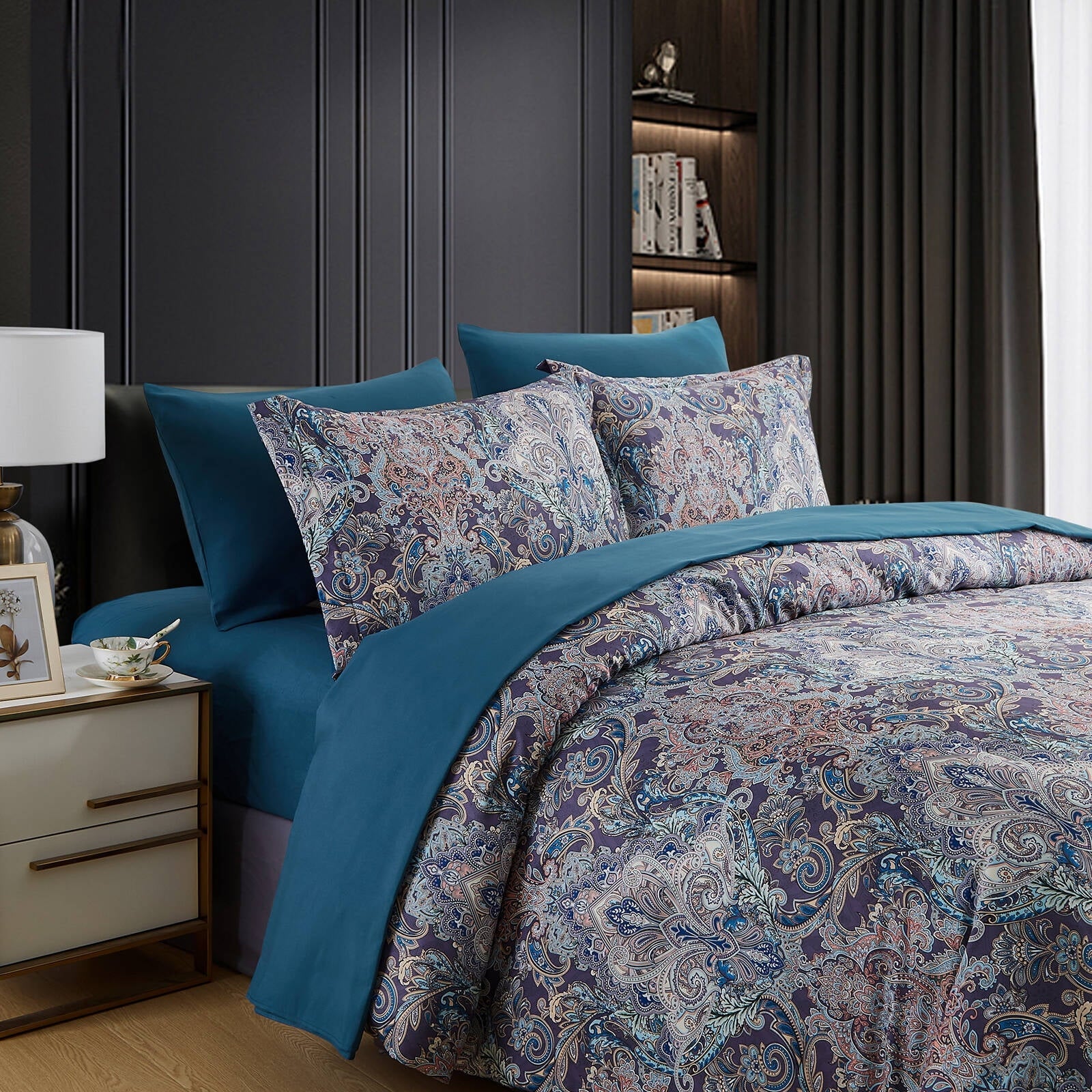 Luxurious Quilted Boho Paisley Print Luxury Comforter Bed in a Bag Set Queen Size, Vintage Floral Medallions Microfiber Bedding Set - Hypoallergenic Ultra-Fluffy Quilt for Winter Detail