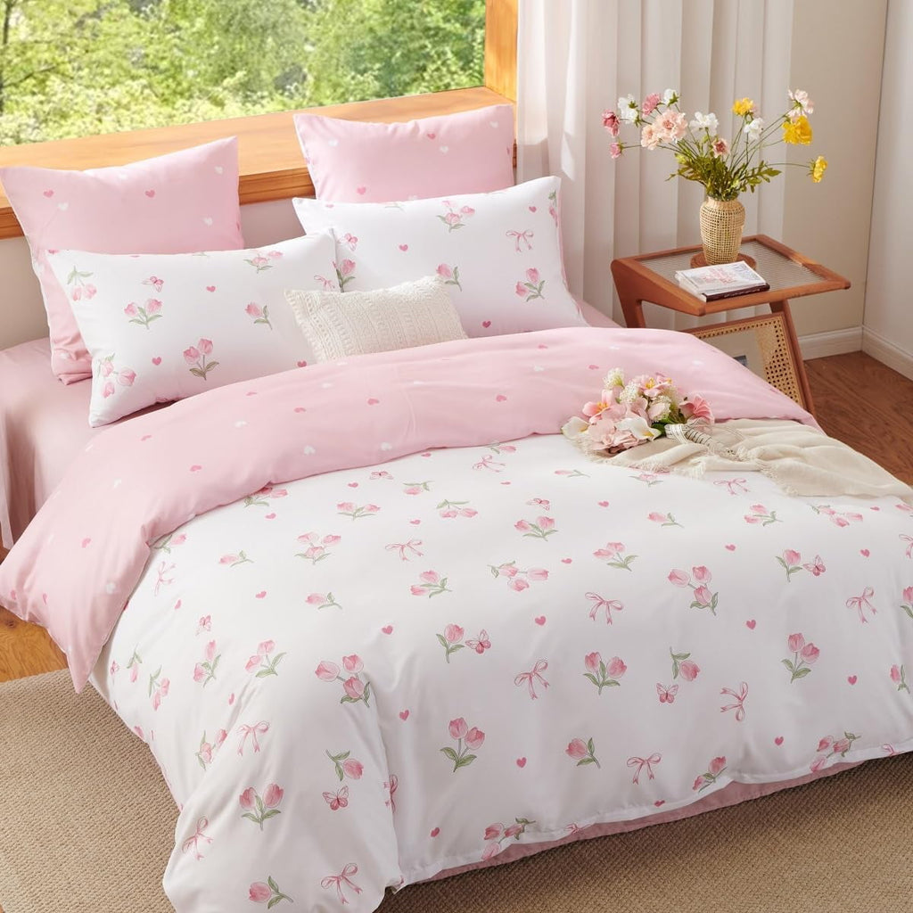 Hypoallergenic Cloud Pink Tulip Queen Comforter Set, 3-Piece Pink Flowers Reversible Soft Bedding Set or Adults All Season - Cloud-Like Soft Lightweight Bed Comforter Detail