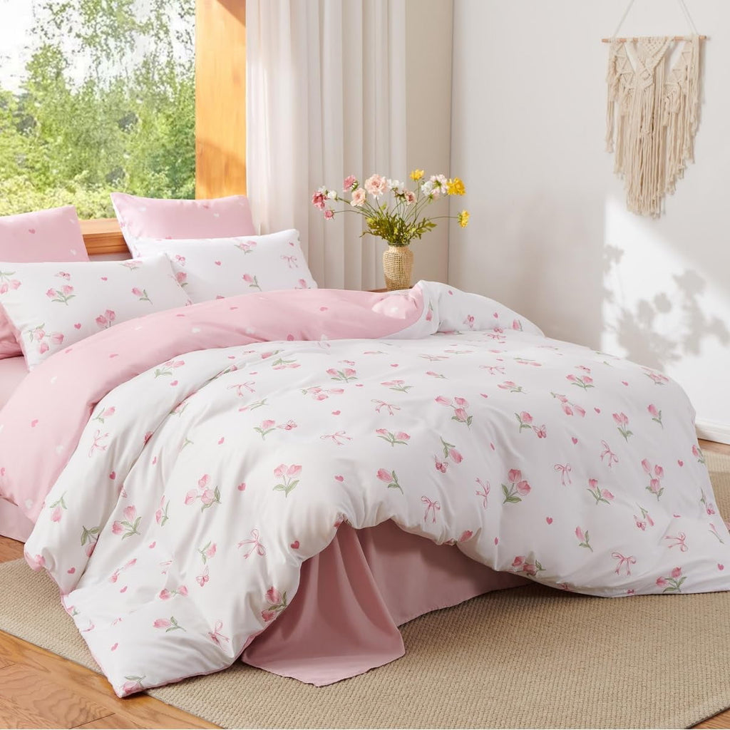 Hypoallergenic Cloud Pink Tulip Queen Comforter Set, 3-Piece Pink Flowers Reversible Soft Bedding Set or Adults All Season - Cloud-Like Soft Lightweight Bed Comforter Detail