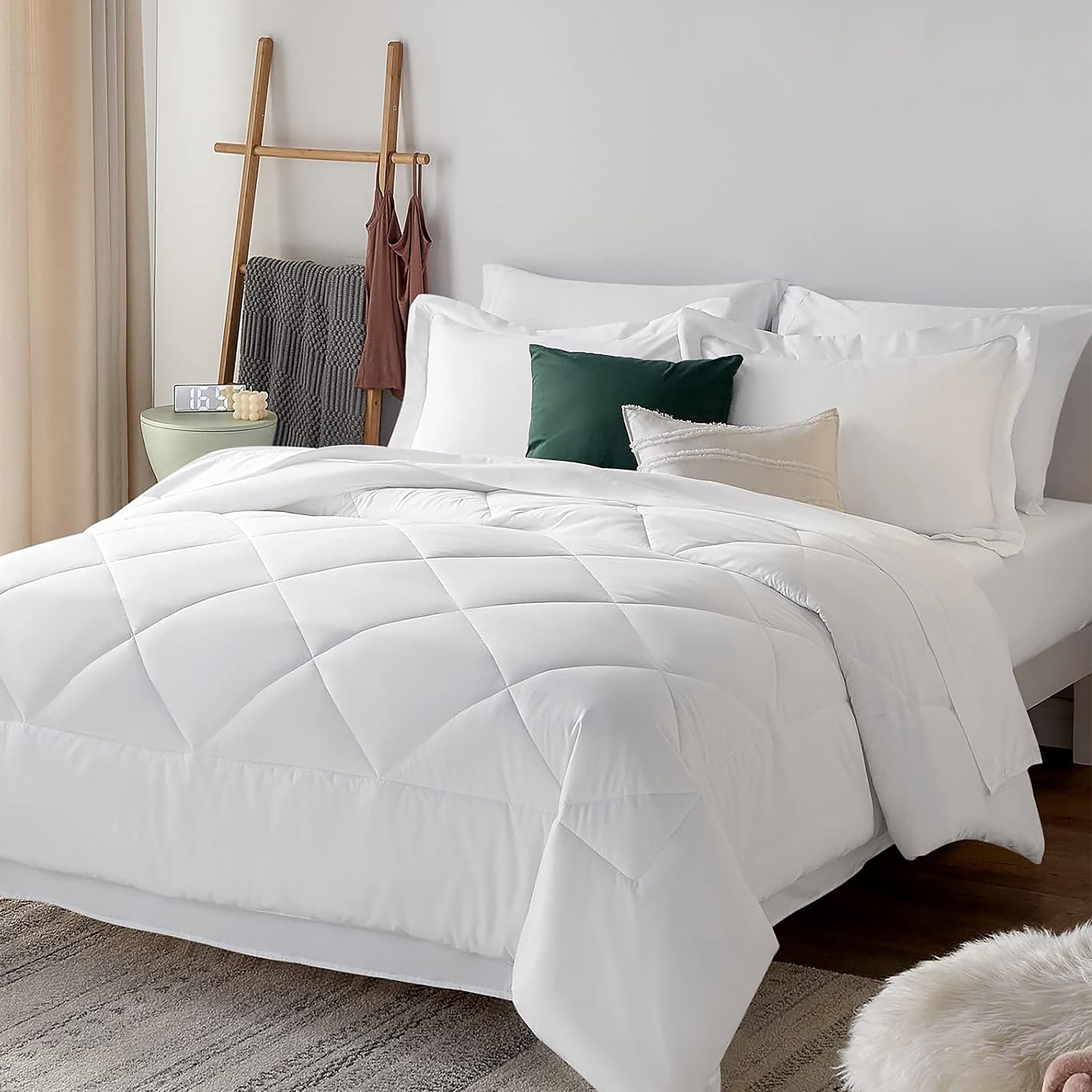Luxurious Quilted Comforter Set 7-Piece Bed in a Bag - Adult, White, Queen - All-Season Down Alternative Comforter Insert Detail