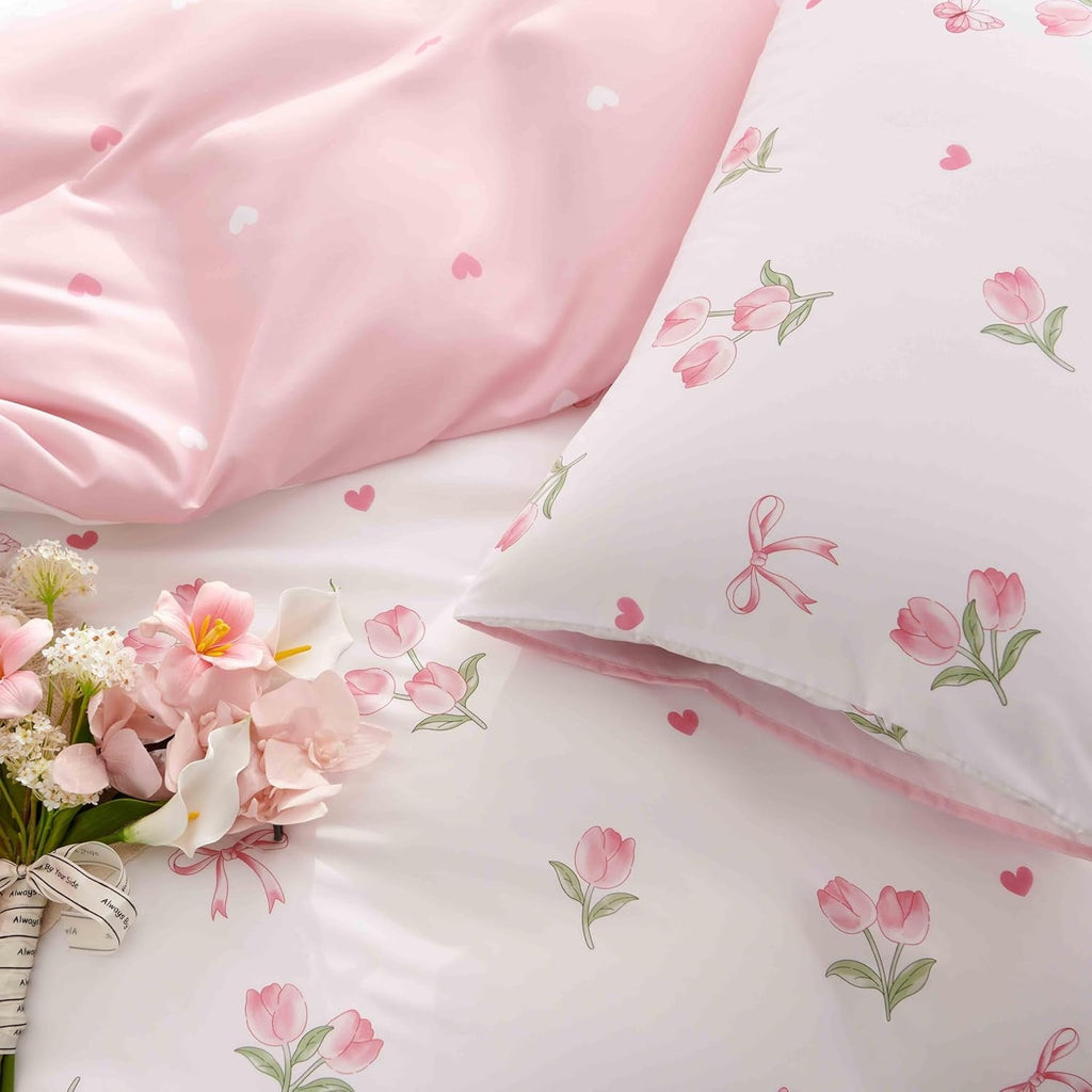 Hypoallergenic Cloud Pink Tulip Queen Comforter Set, 3-Piece Pink Flowers Reversible Soft Bedding Set or Adults All Season - Cloud-Like Soft Lightweight Bed Comforter Detail