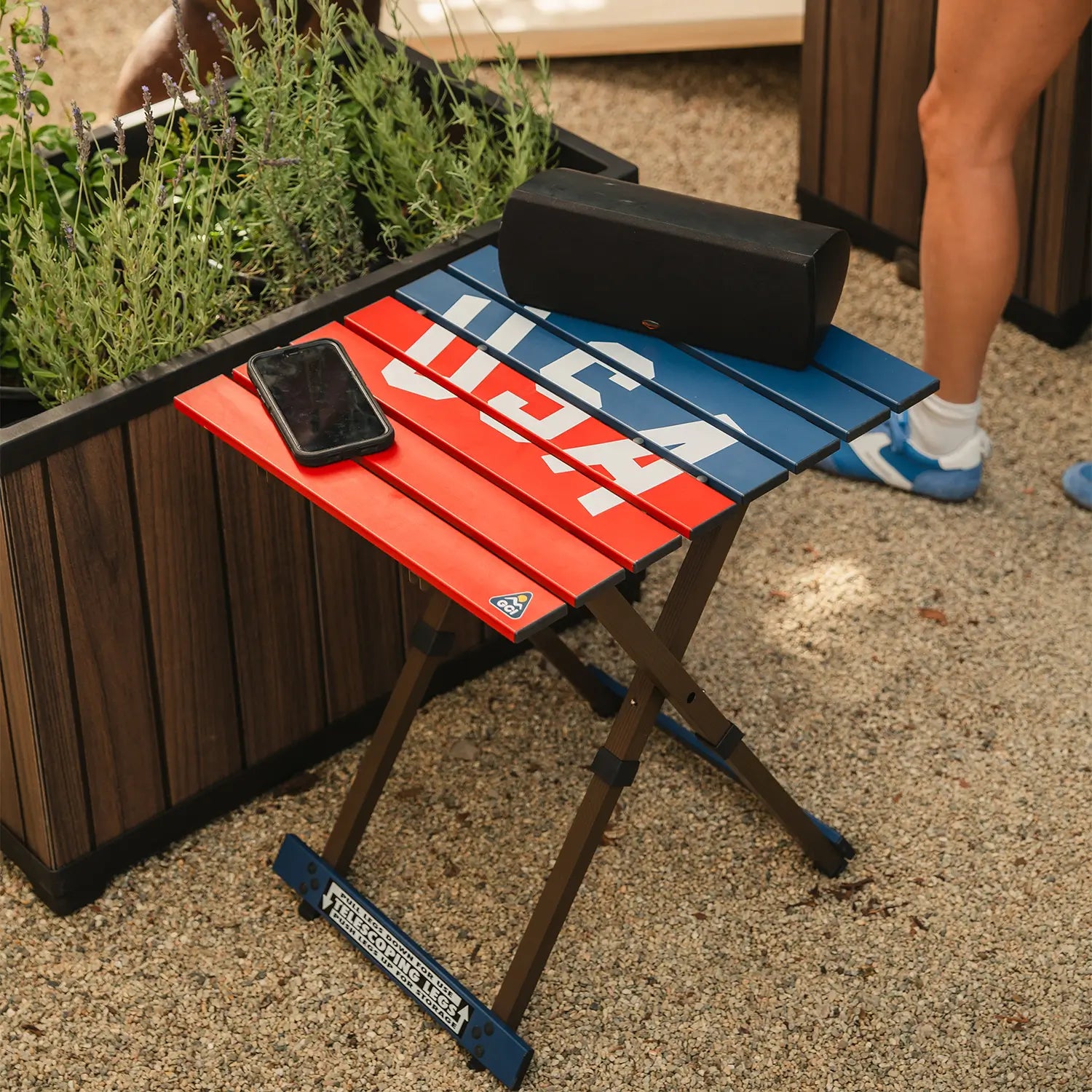 Portable Staging Compact Camp Table 20 - USA Anniversary Deluxe - Choice 757 - Multi-Functional Heavy-Duty Grilling Table Counter Detail